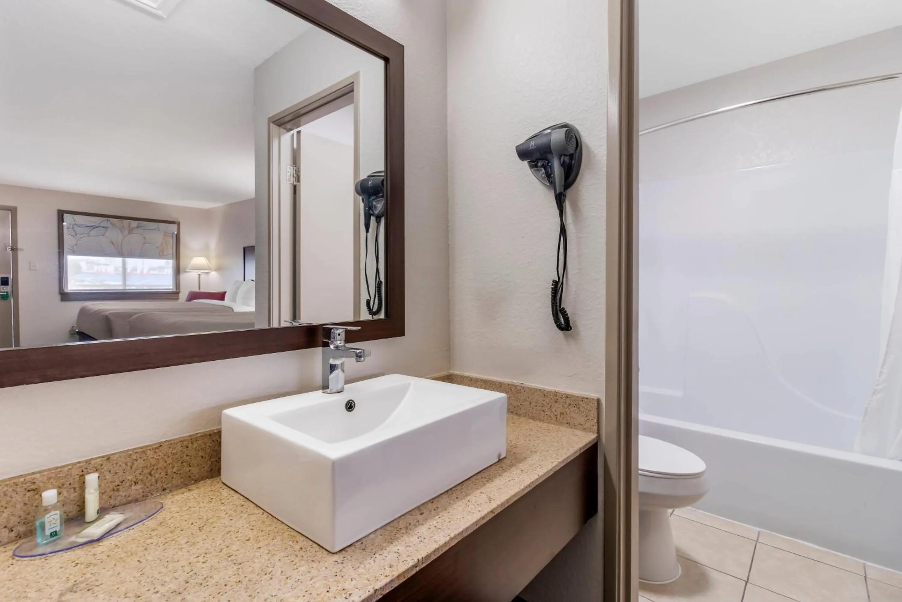 Bedroom in Quality Inn & Suites I-10 near Fiesta Texas