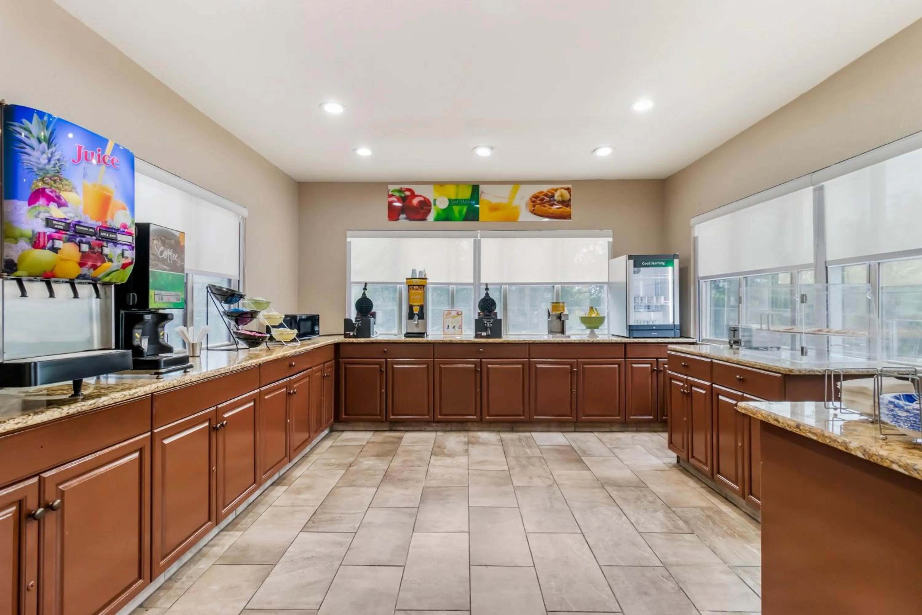 Breakfast in Quality Inn & Suites I-10 near Fiesta Texas