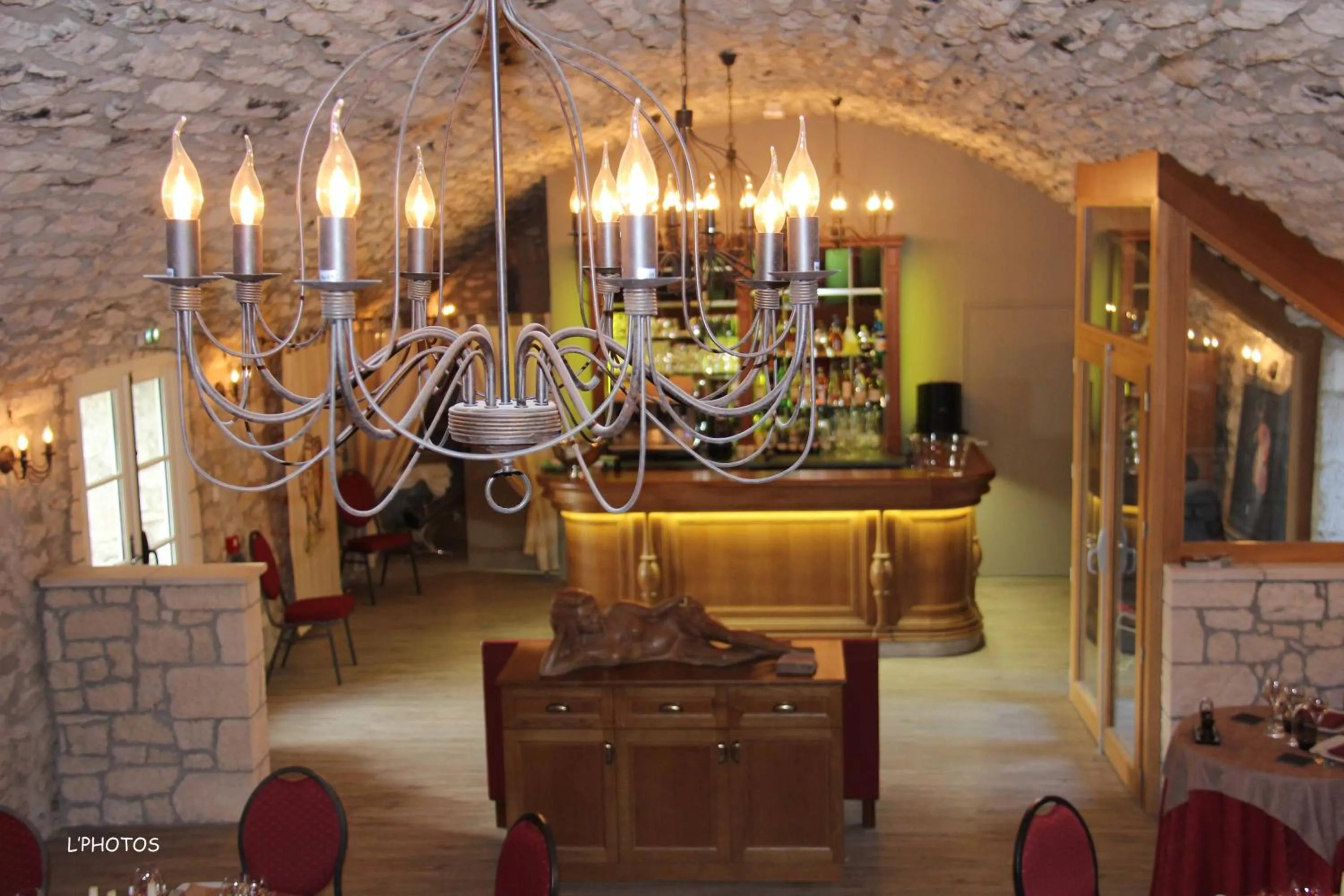 Restaurant/places to eat in Logis Hôtel Le Relais Louis XI