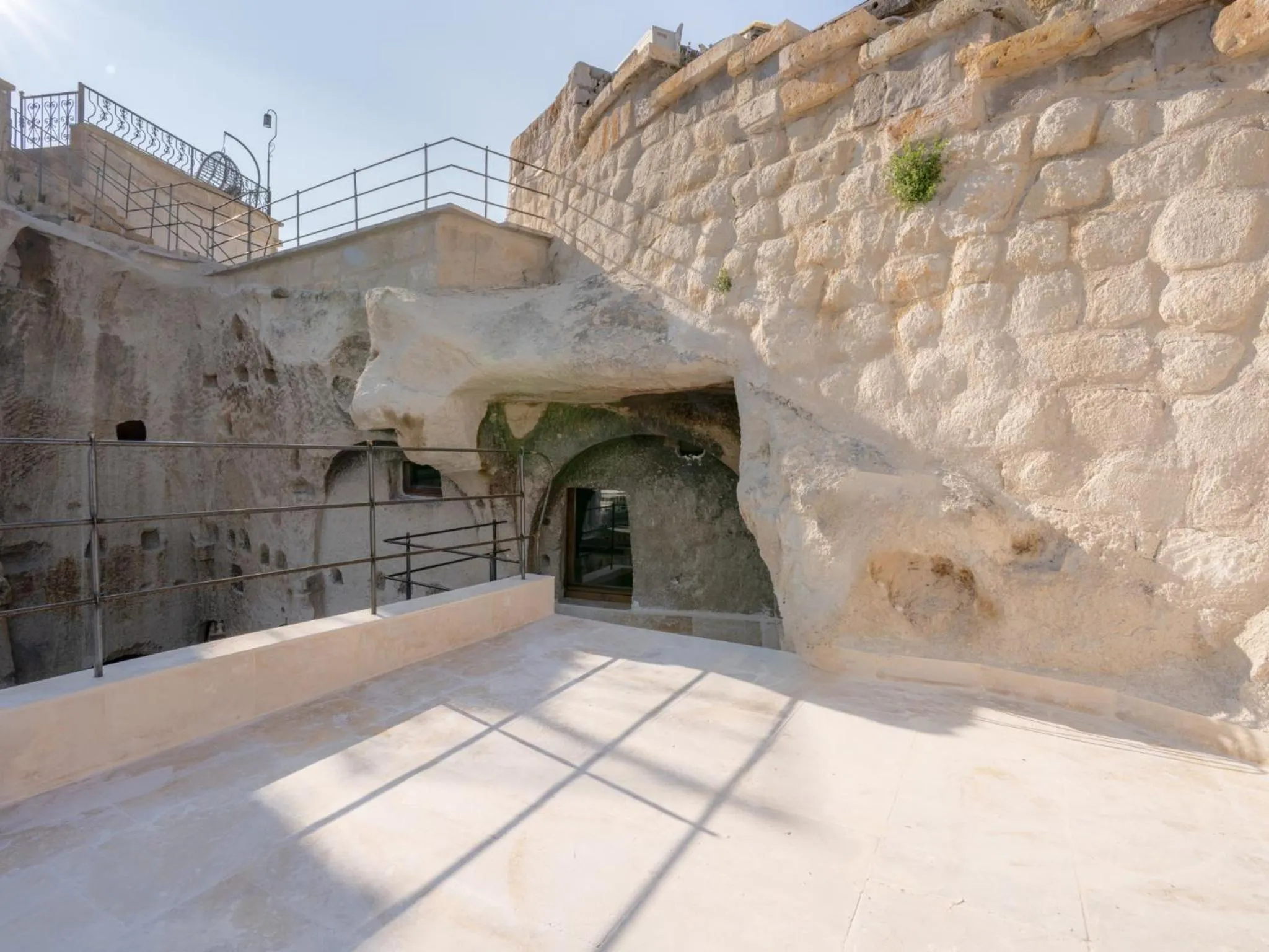 Balcony/Terrace in Tulip Cave Suites