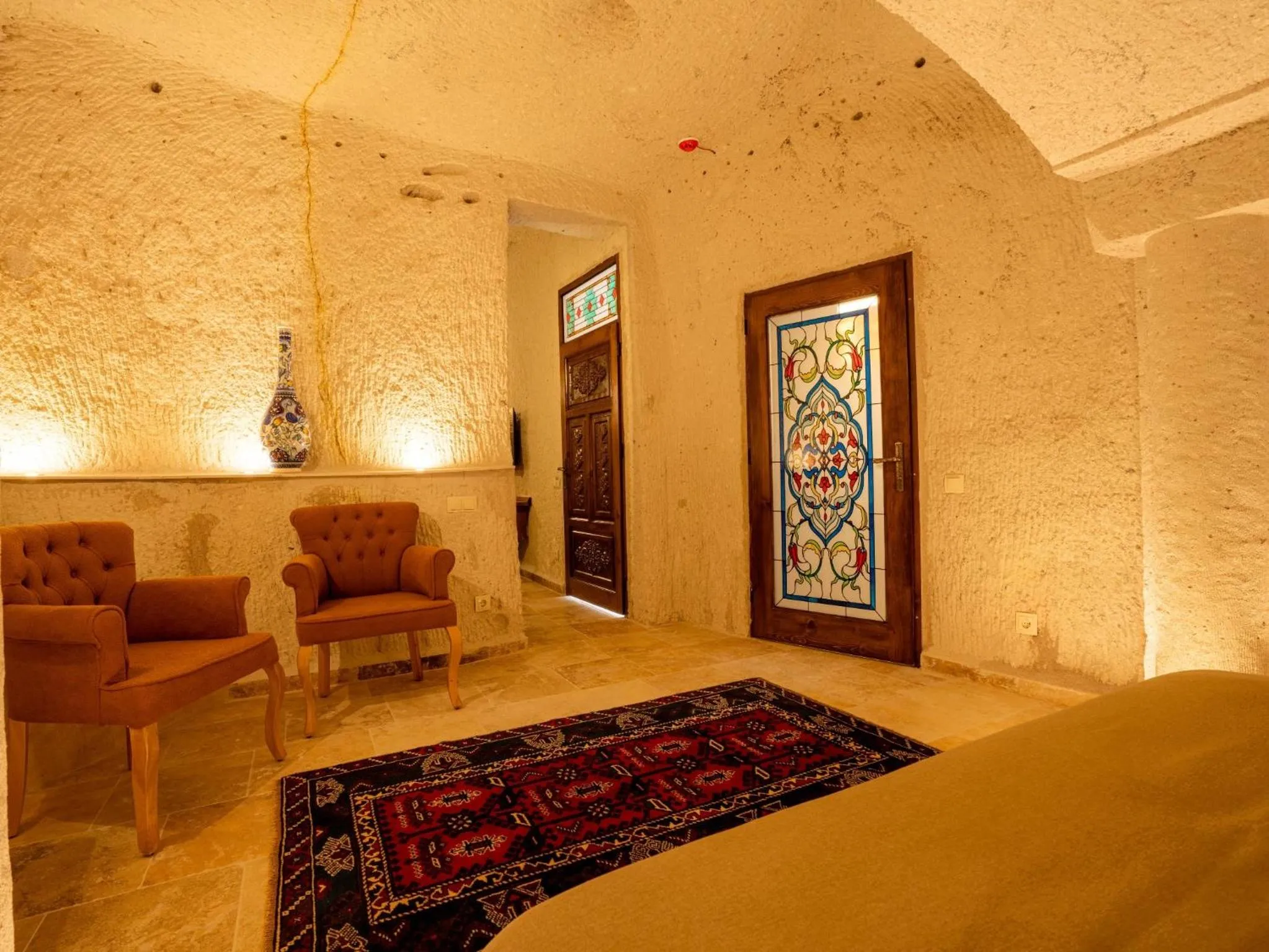 Seating area in Tulip Cave Suites