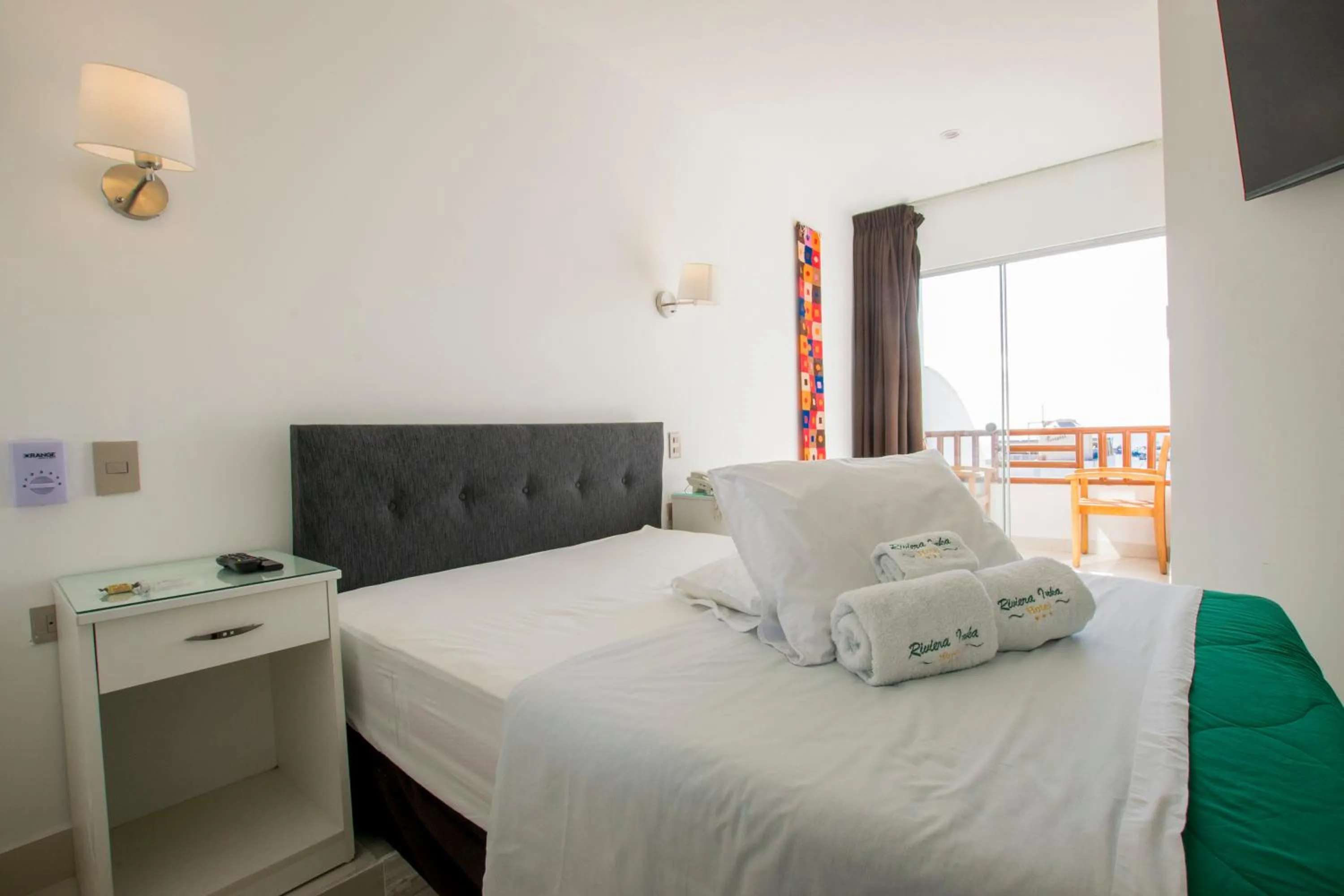 Balcony/Terrace, Bed in Hotel Riviera Inka Paracas