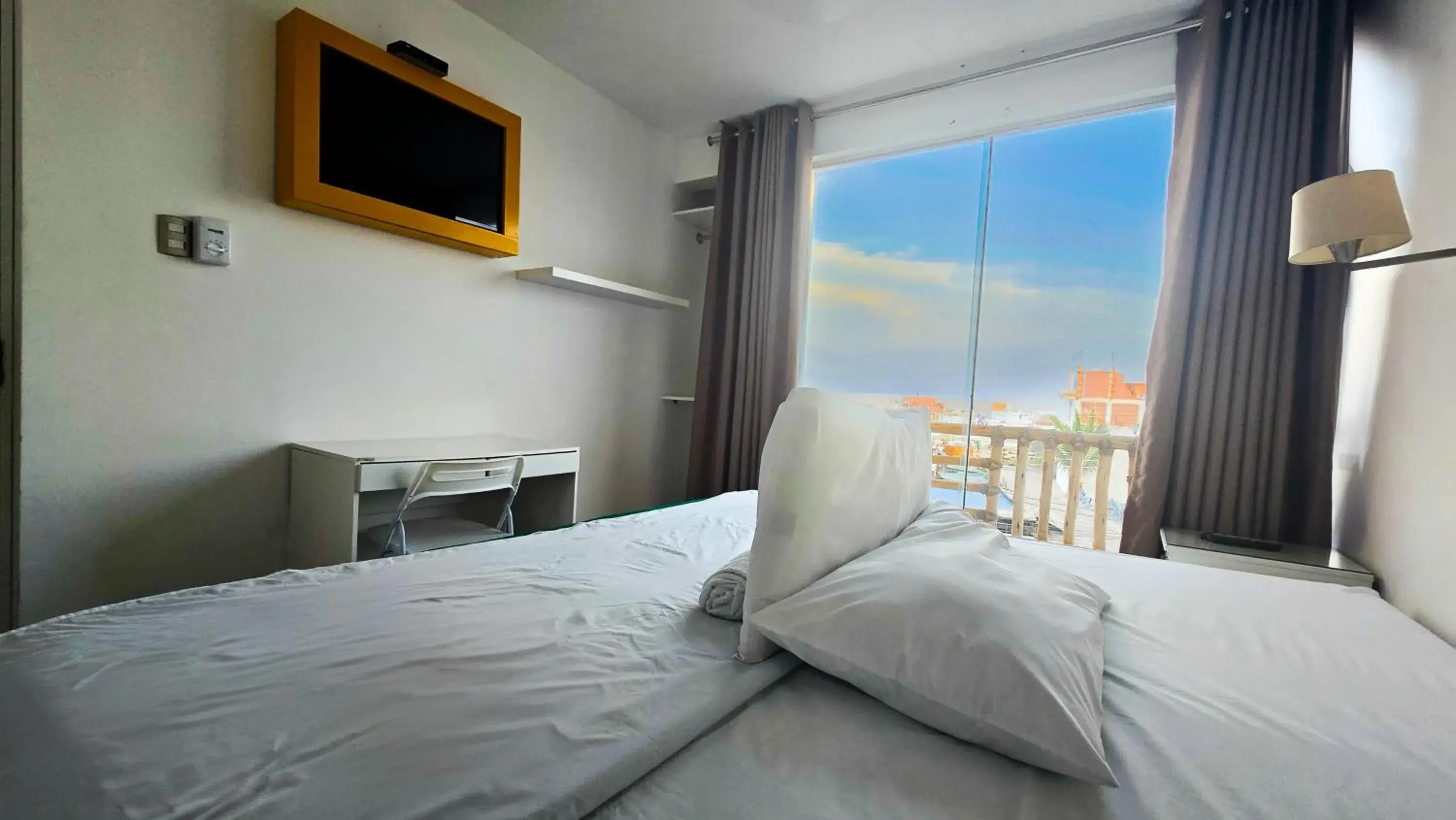 King Room - single occupancy in Hotel Riviera Inka Paracas King Room - single occupancy in Hotel Riviera Inka Paracas