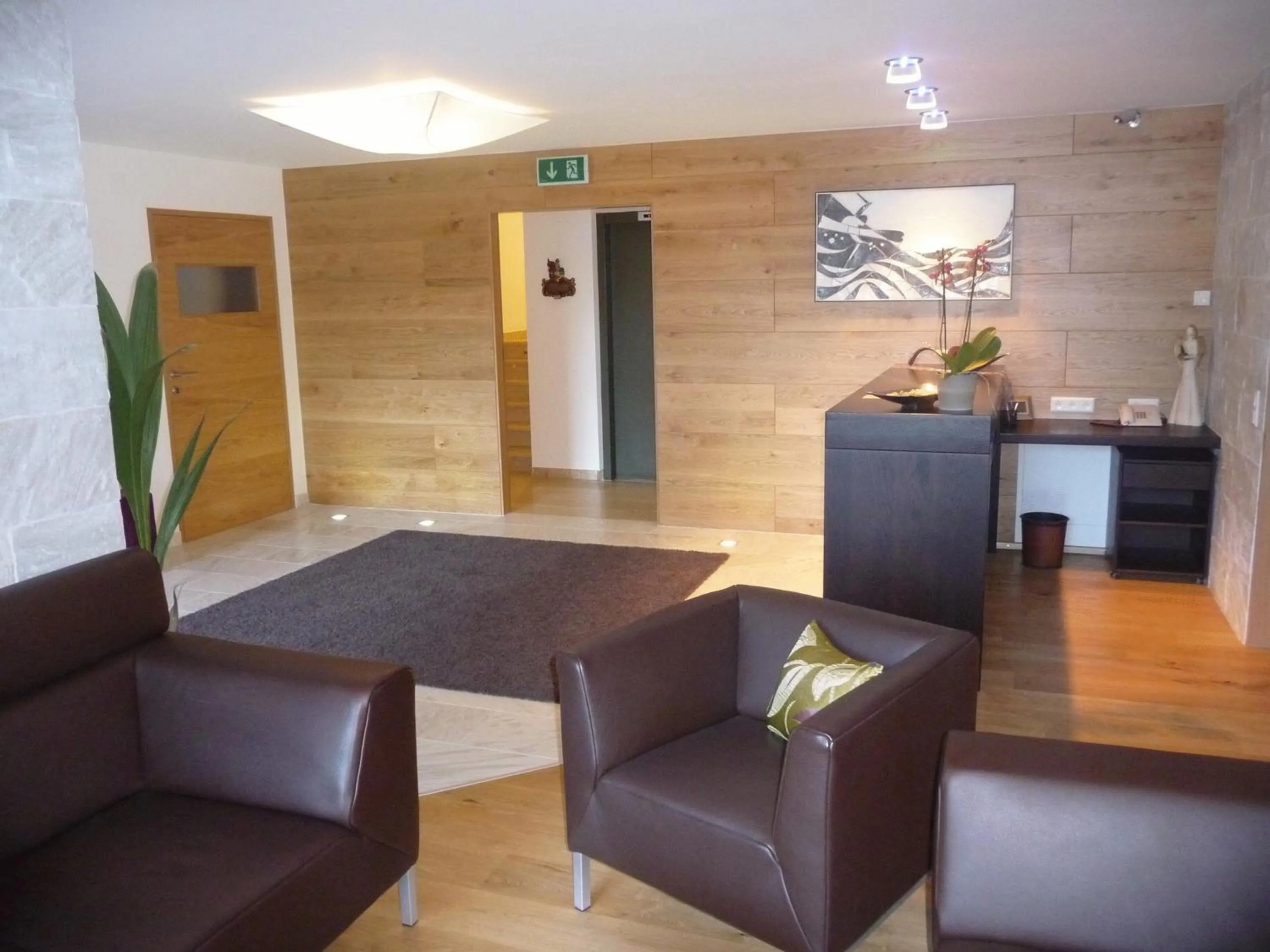 Communal lounge/ TV room in Hotel Garni Fimba