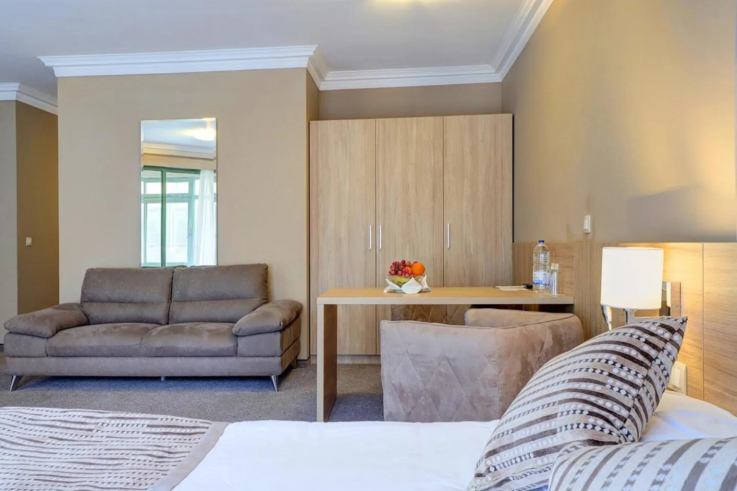 Romance Hotel and Family Suites