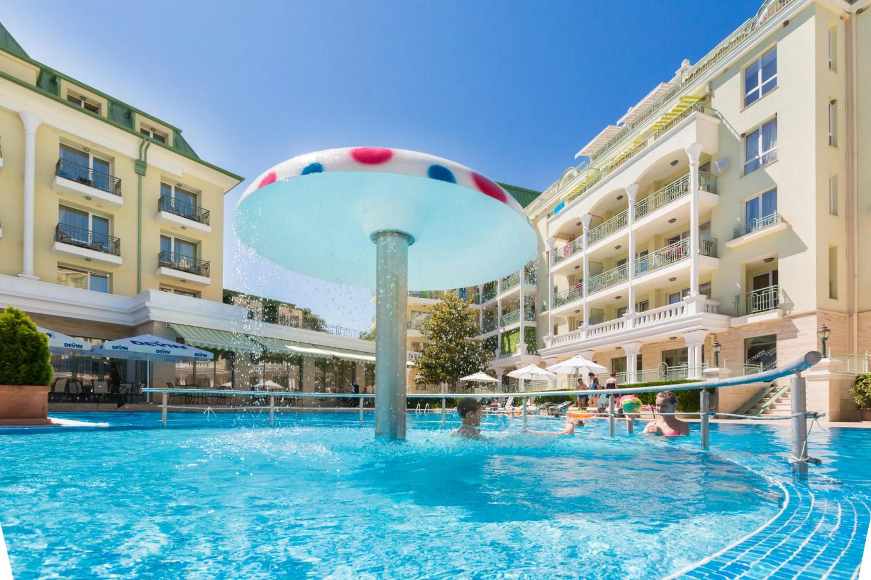 Romance Hotel and Family Suites