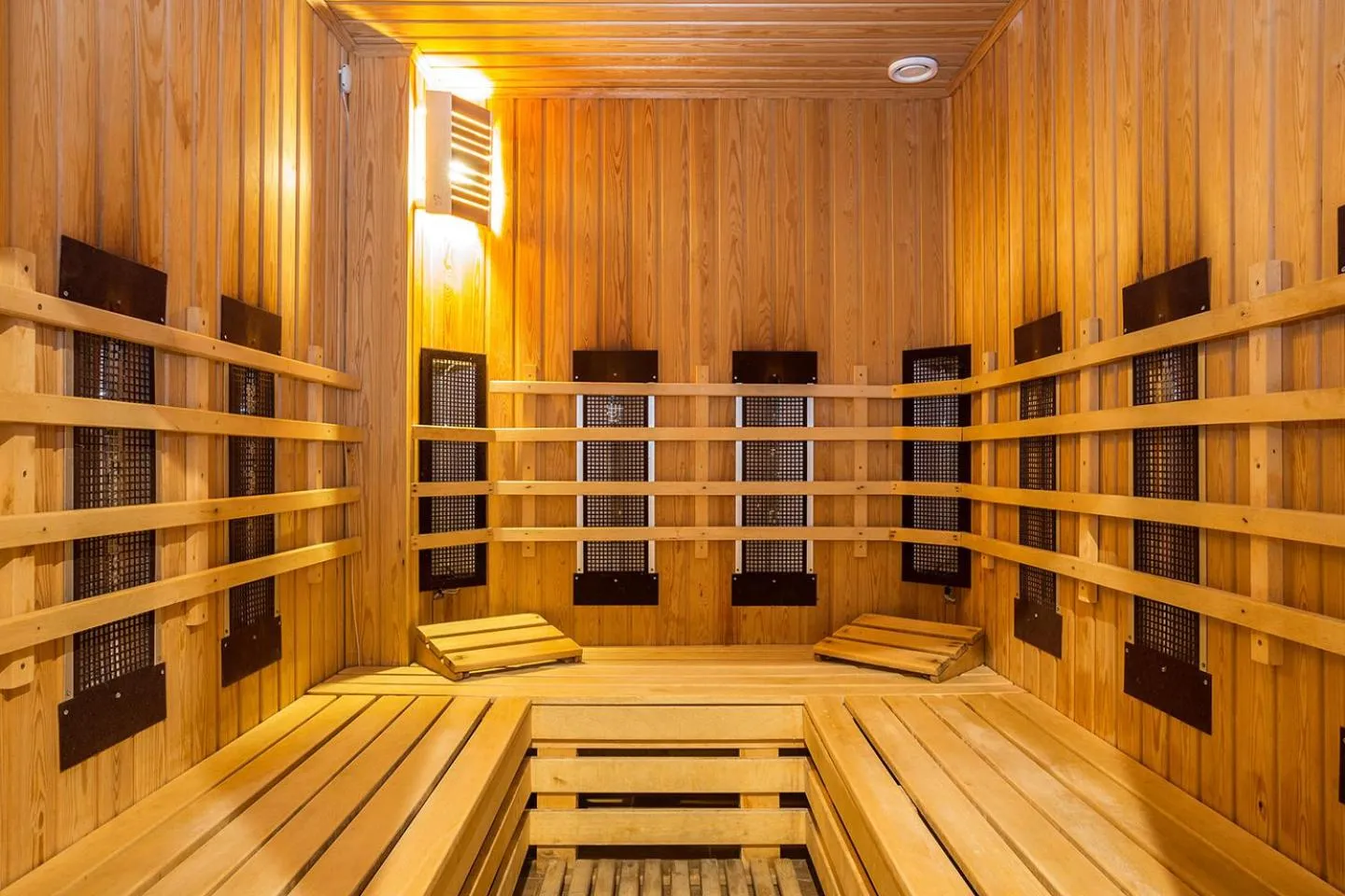 Romance Hotel and Family Suites