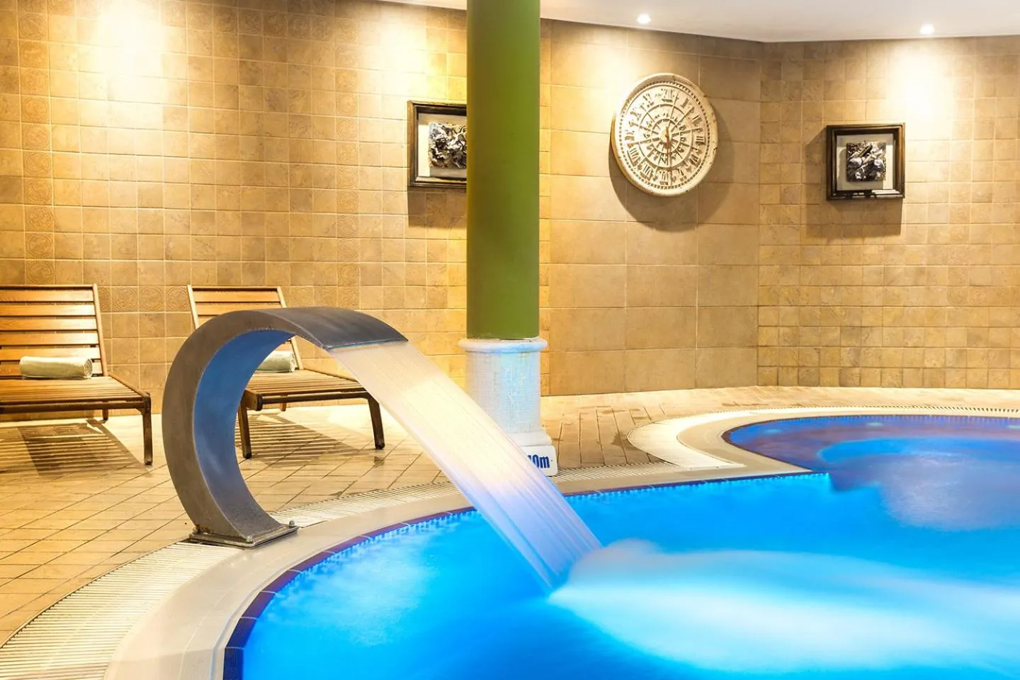 Swimming pool in Romance Hotel and Family Suites
