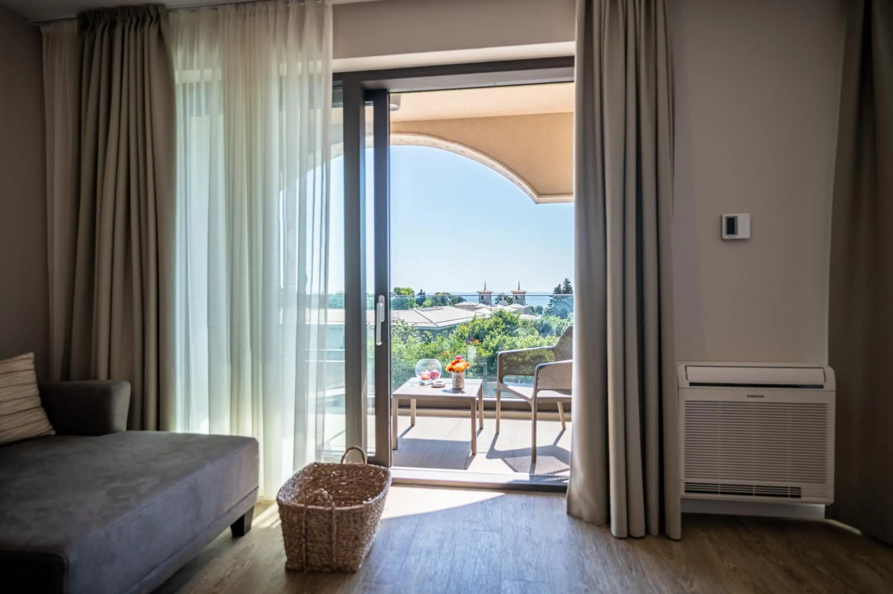 Deluxe Suite with Sea View in Romance Hotel and Family Suites Deluxe Suite with Sea View in Romance Hotel and Family Suites