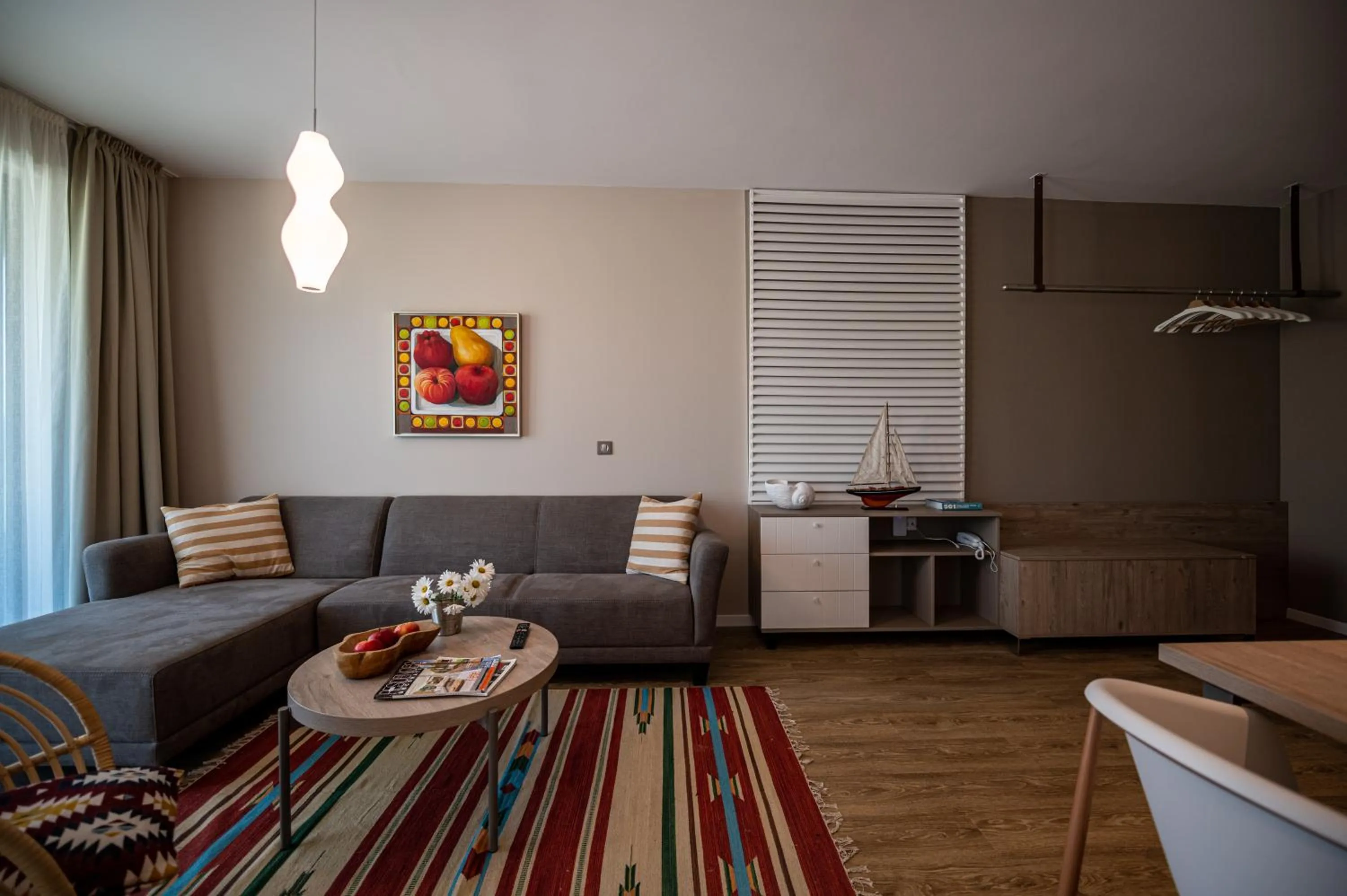 Romance Hotel and Family Suites