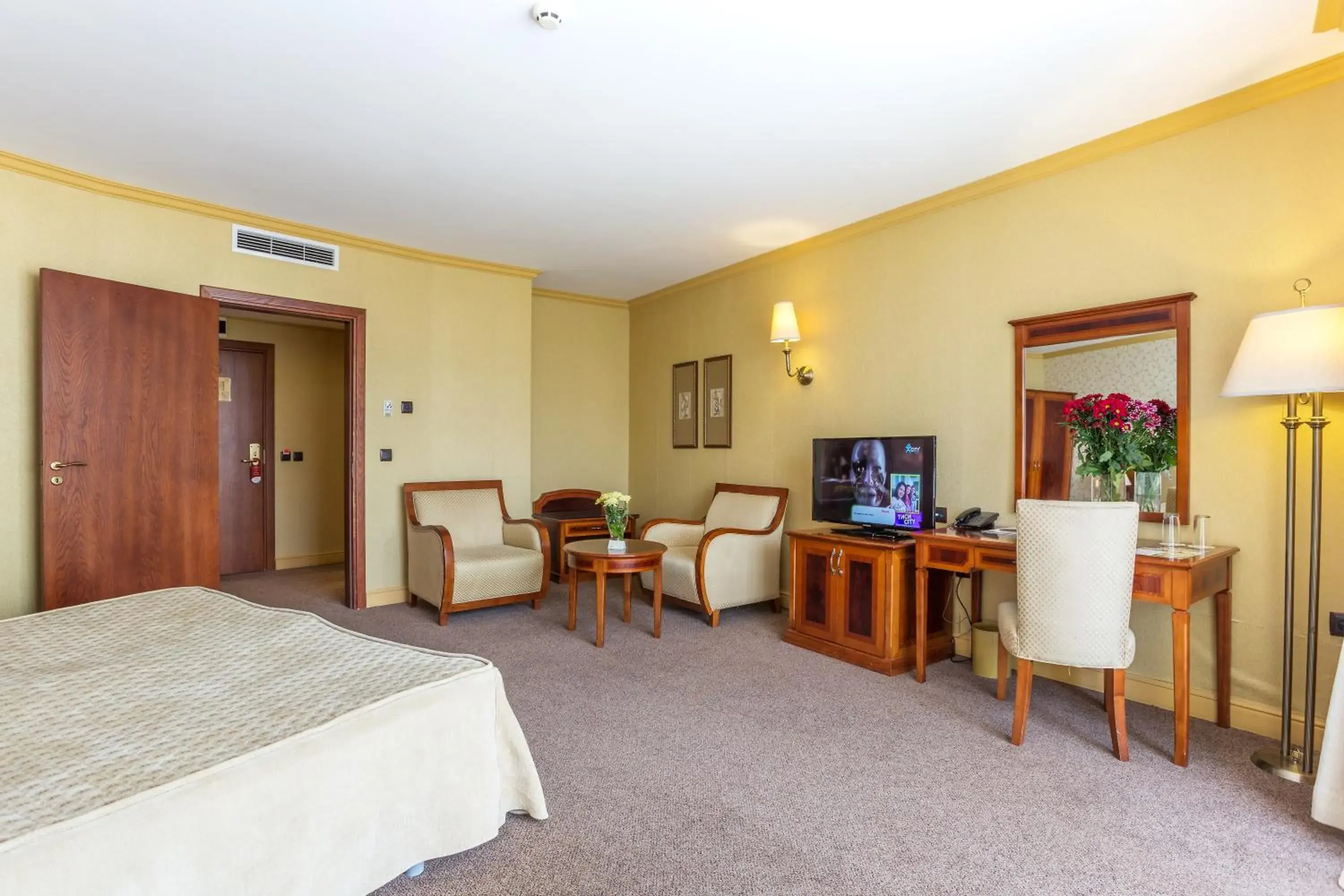 Superior Double or Twin Room with Balcony in Romance Hotel and Family Suites Superior Double or Twin Room with Balcony in Romance Hotel and Family Suites