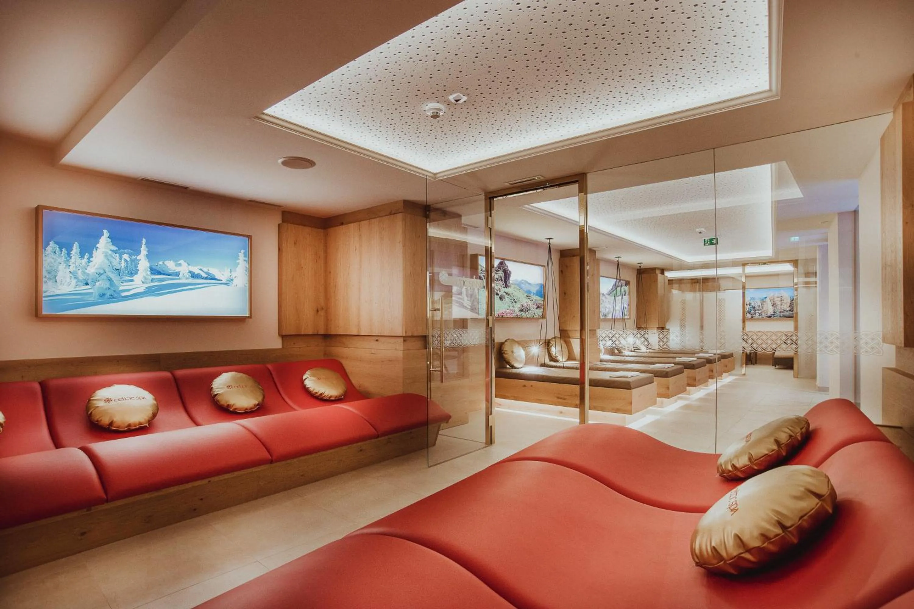 Spa and wellness centre/facilities in Österreichischer Hof-im Bademantel direkt in die Alpentherme