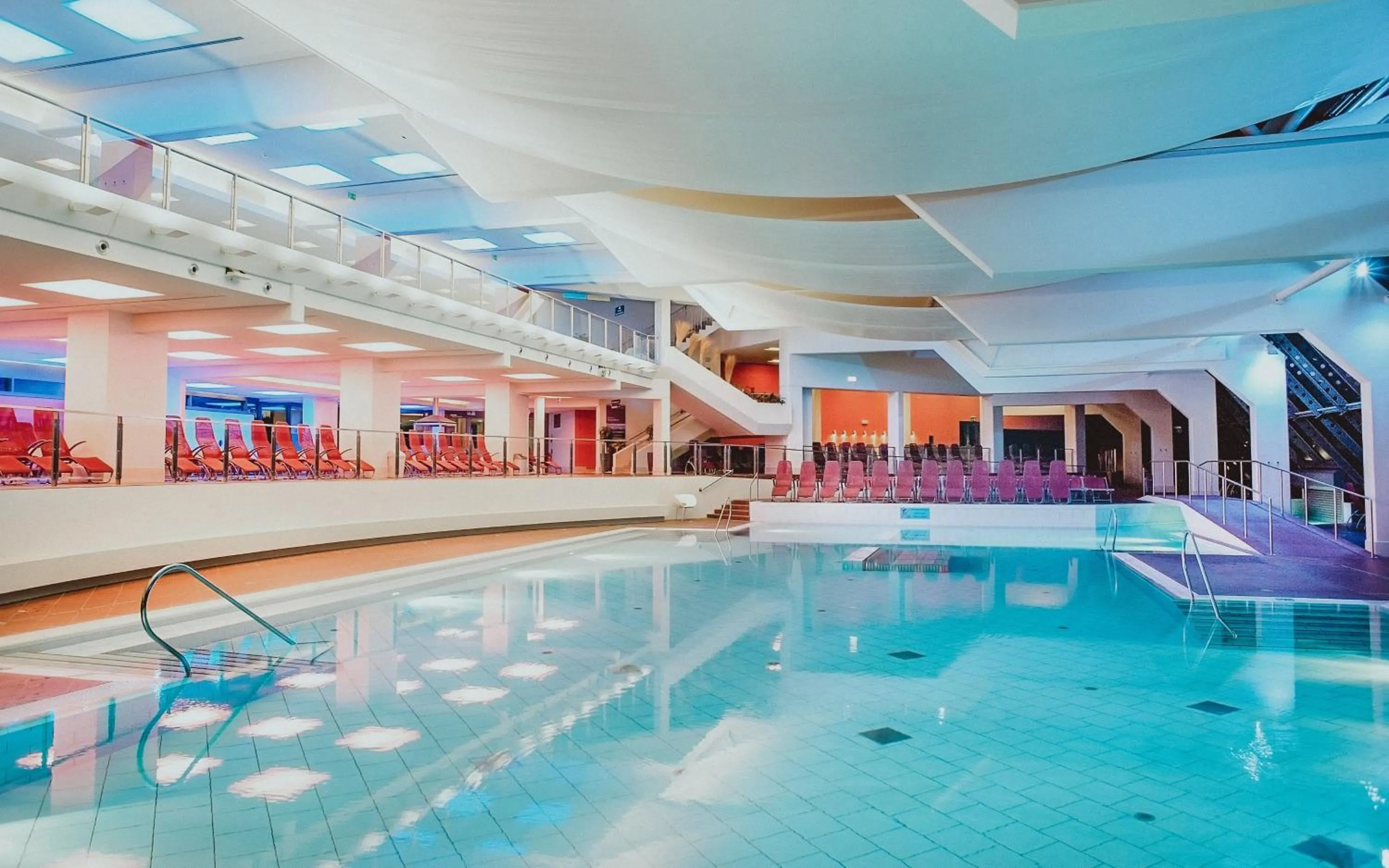 Spa and wellness centre/facilities in Österreichischer Hof-im Bademantel direkt in die Alpentherme