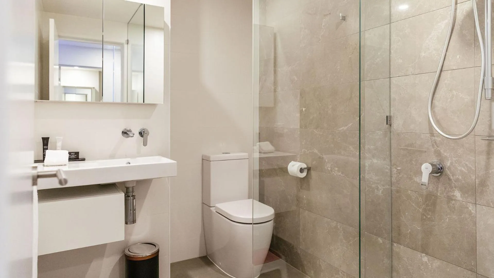 Shower in Ruby Gold Coast by CLLIX