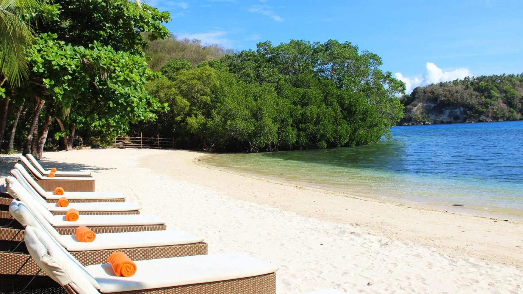 Beach in Fridays Puerto Galera