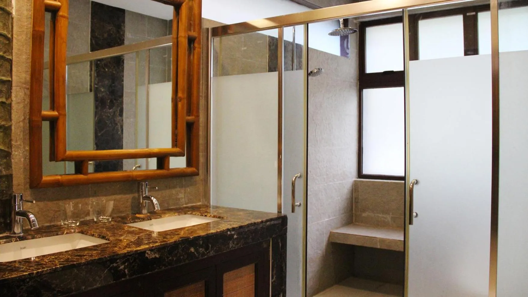 Shower in Fridays Puerto Galera