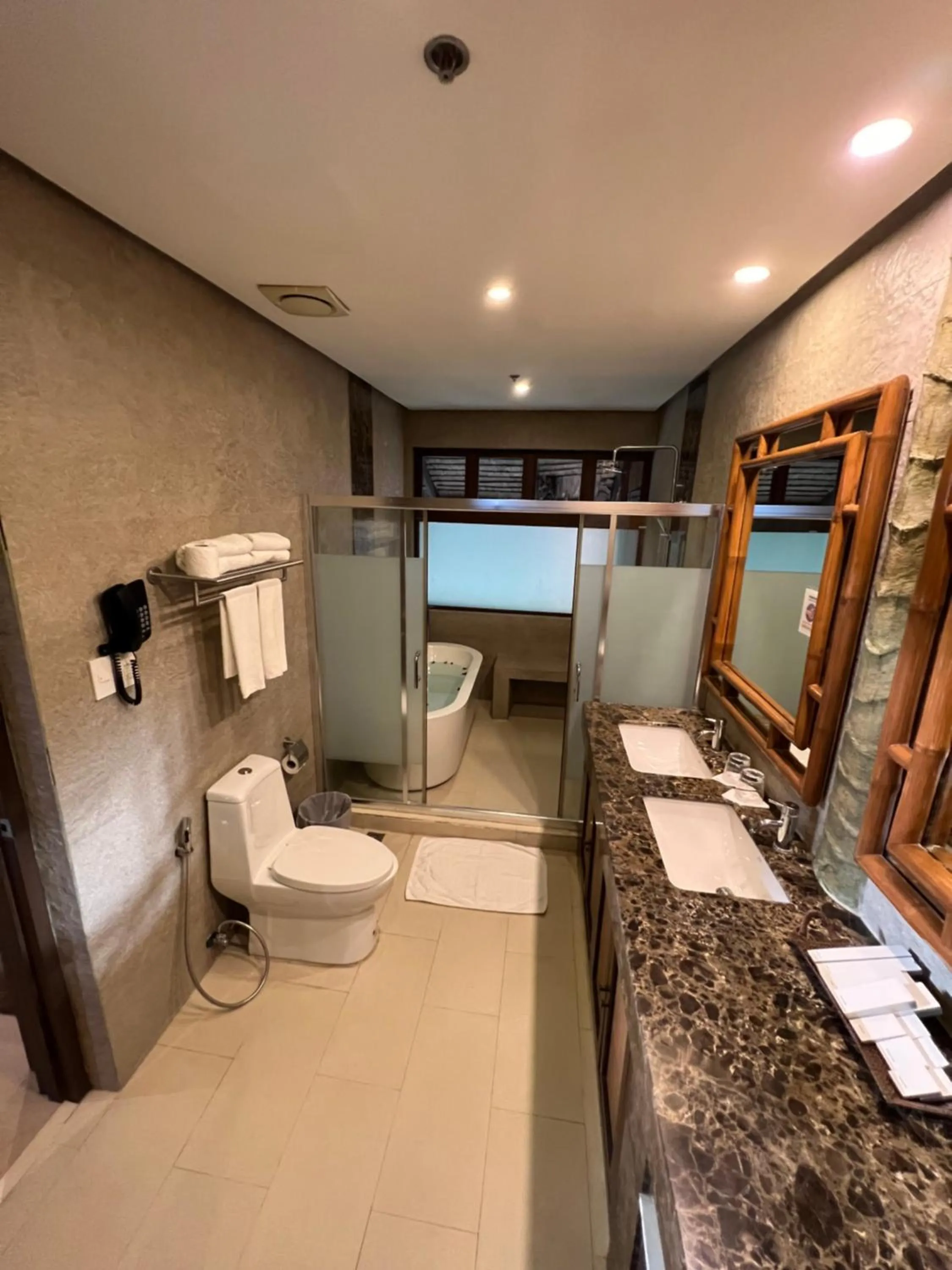 Toilet in Fridays Puerto Galera