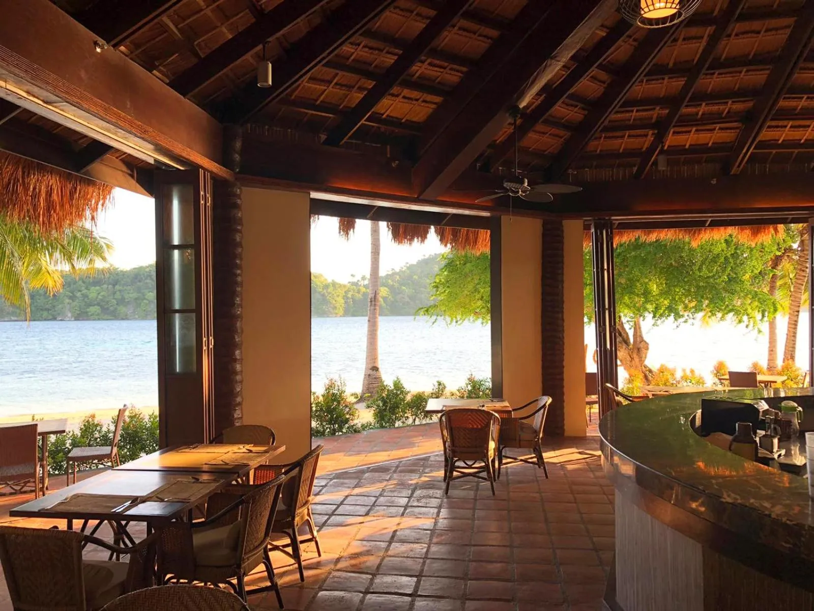 Restaurant/places to eat in Fridays Puerto Galera