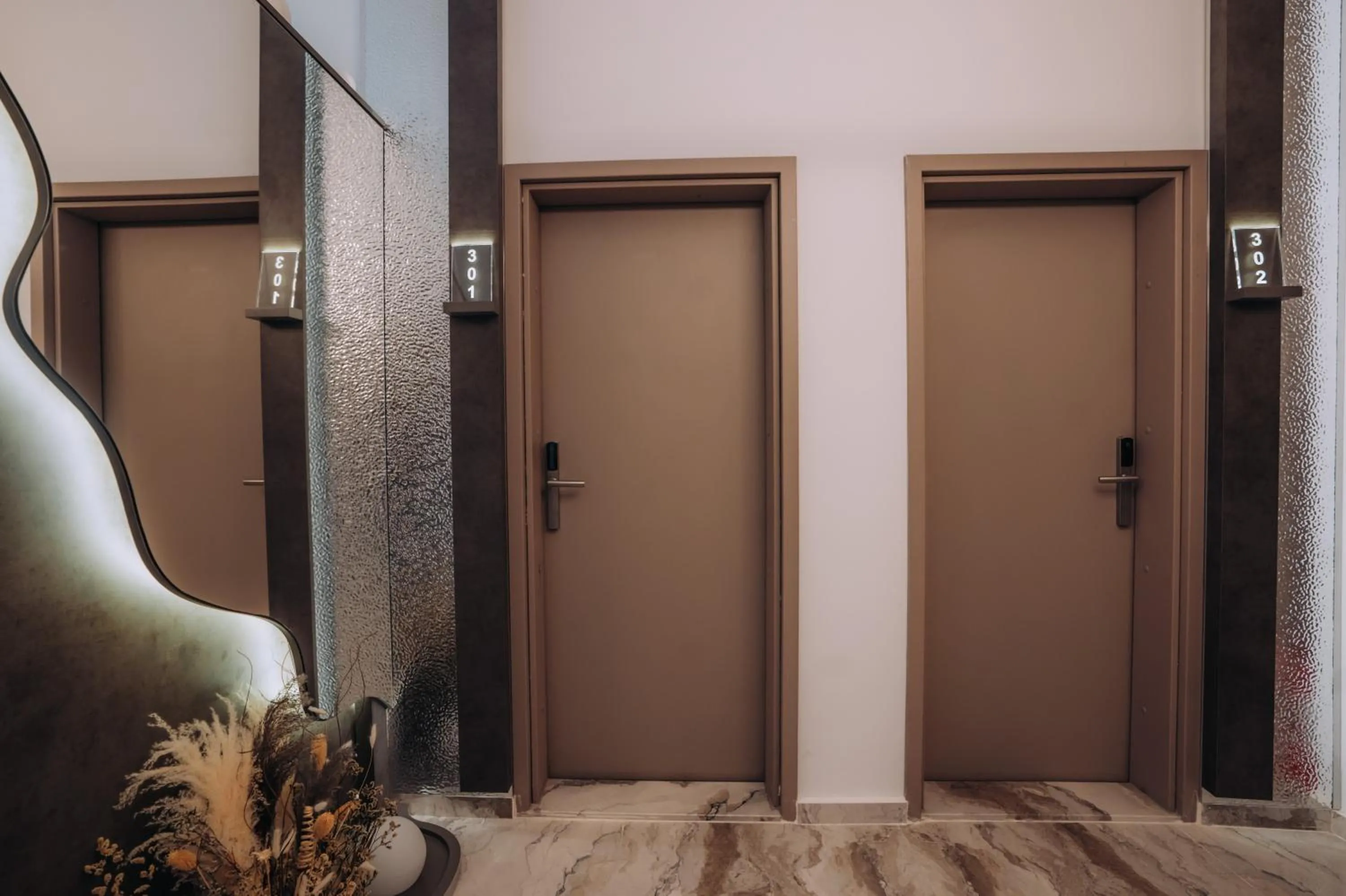 Deluxe Double or Twin Room with Balcony - single occupancy in Hotel Aleksandrija