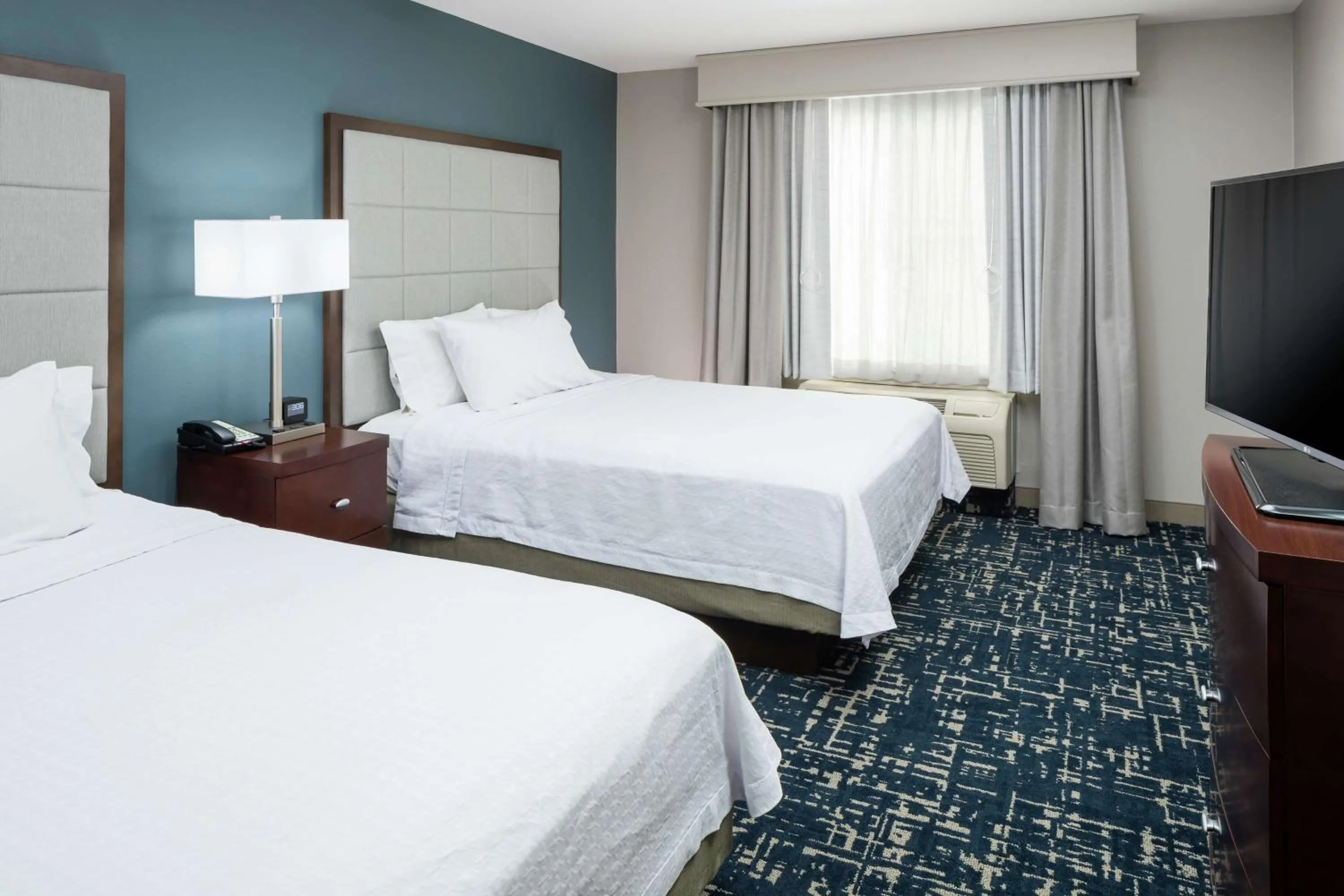 Bed in Homewood Suites by Hilton Fresno Airport/Clovis