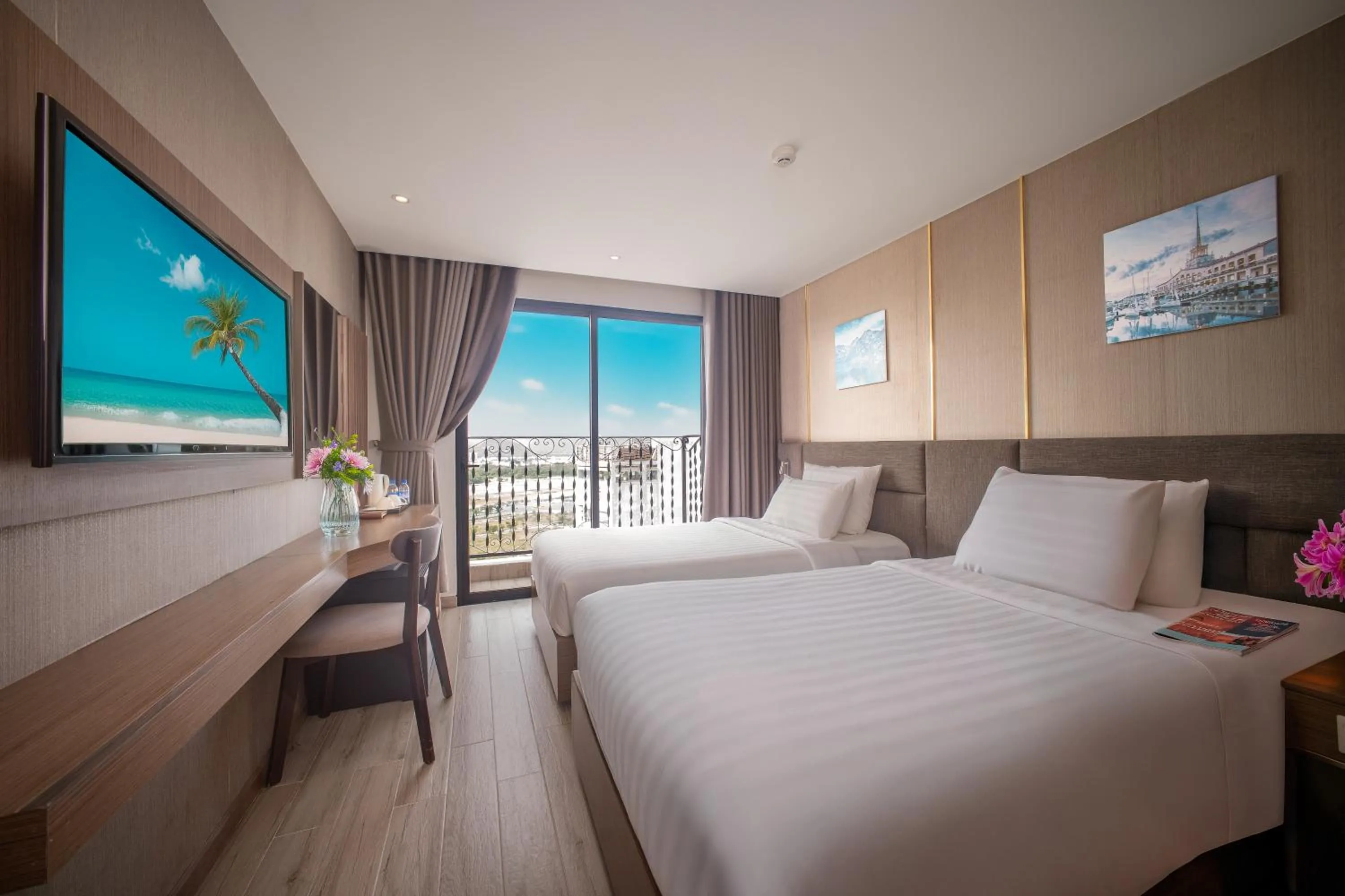 Photo of the whole room, Bed in Sochi Hotel