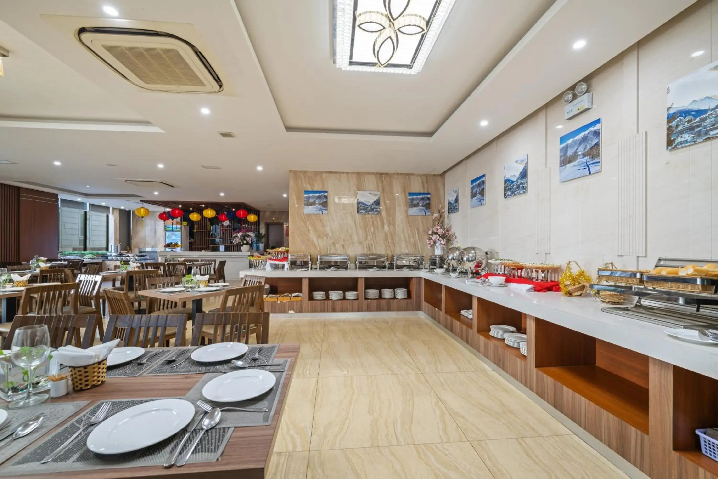 Restaurant/places to eat in Sochi Hotel Restaurant/places to eat in Sochi Hotel