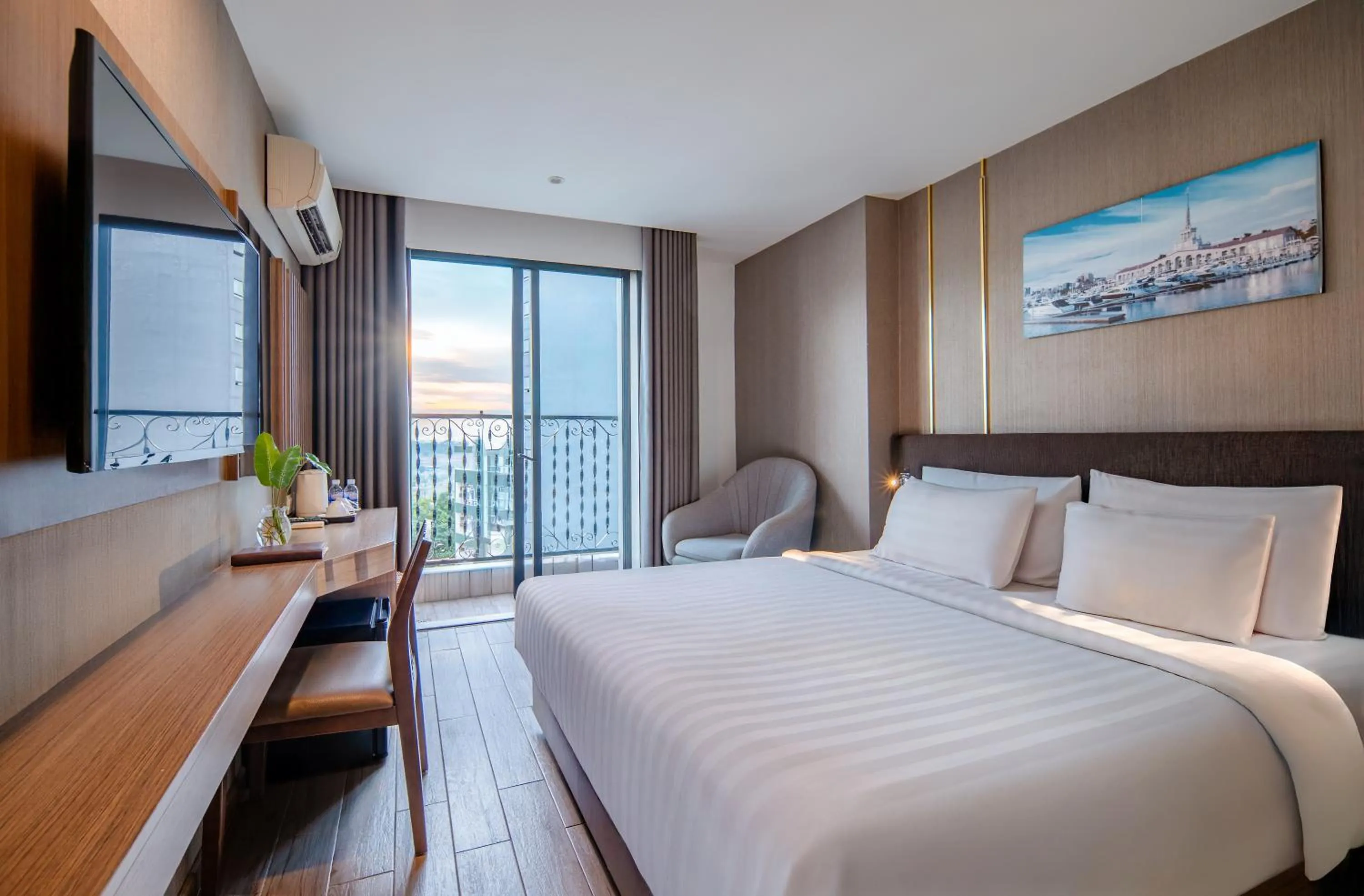 Photo of the whole room, Bed in Sochi Hotel