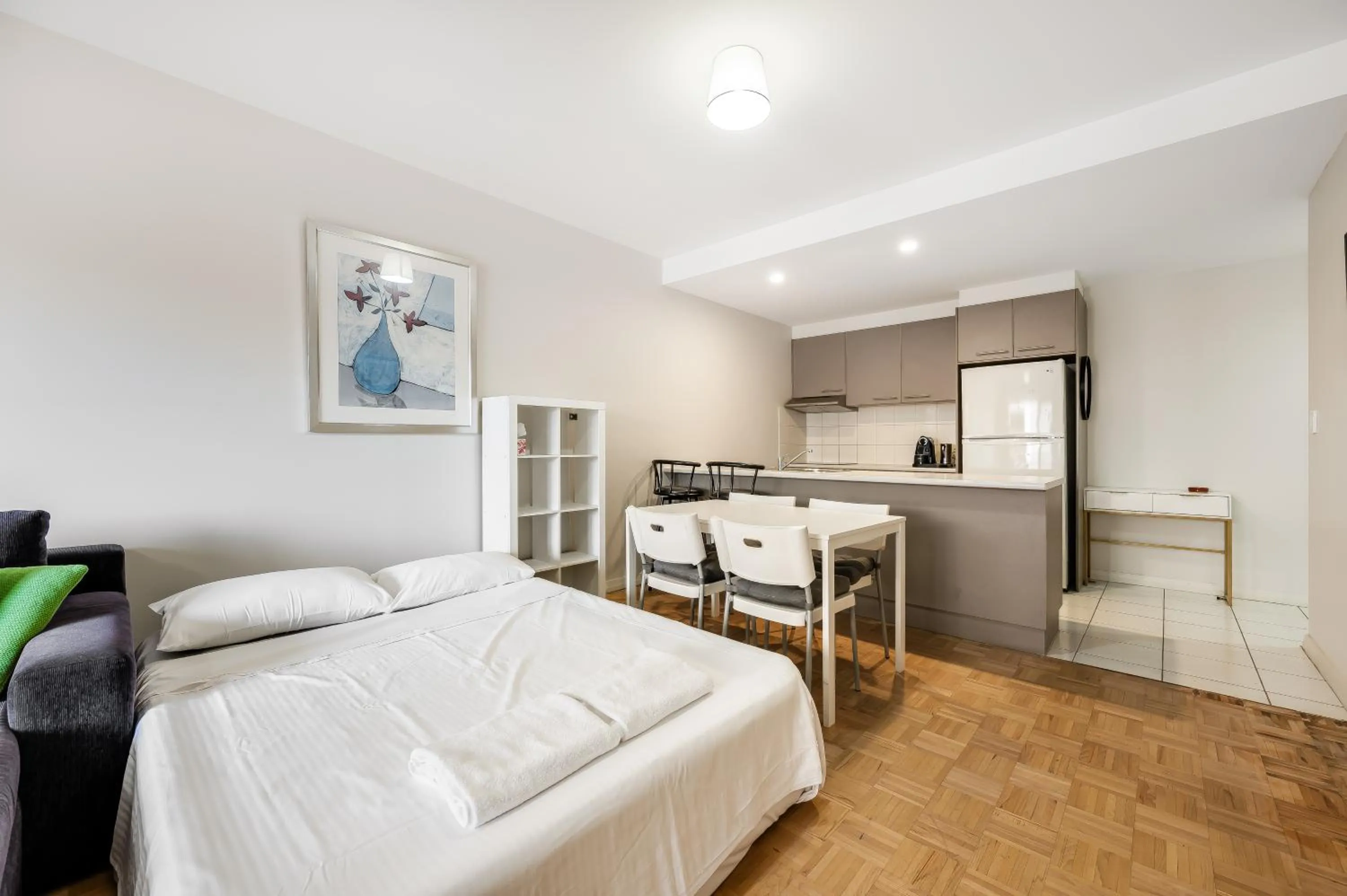 Bed in Swainson on Union