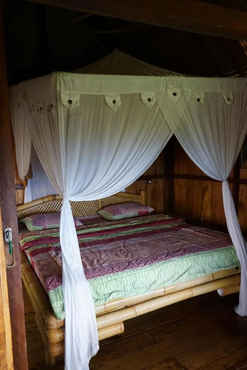 Bed in Rinjani Mountain Garden
