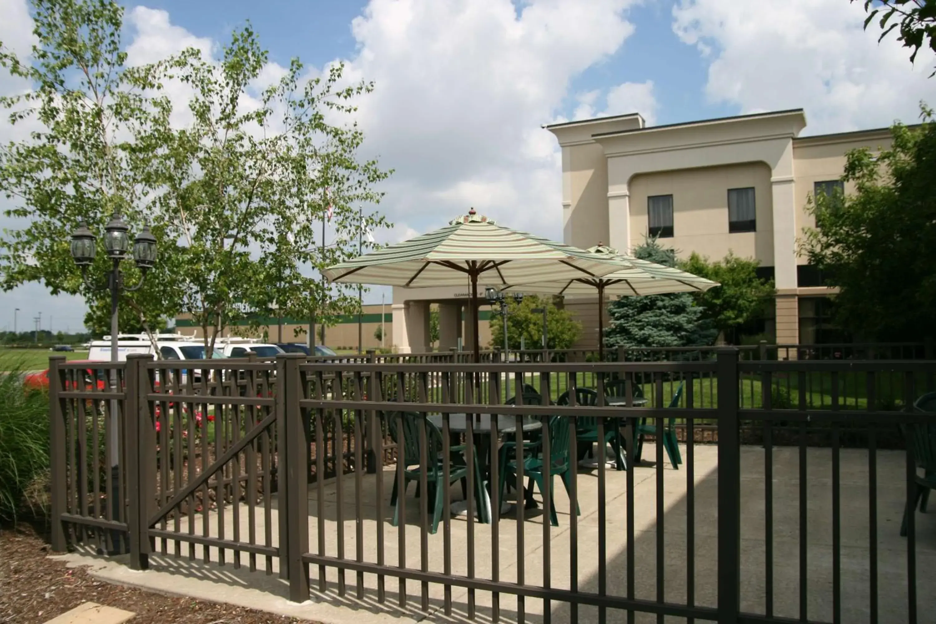 Property building in Hampton Inn & Suites, Springfield SW Property building in Hampton Inn & Suites, Springfield SW