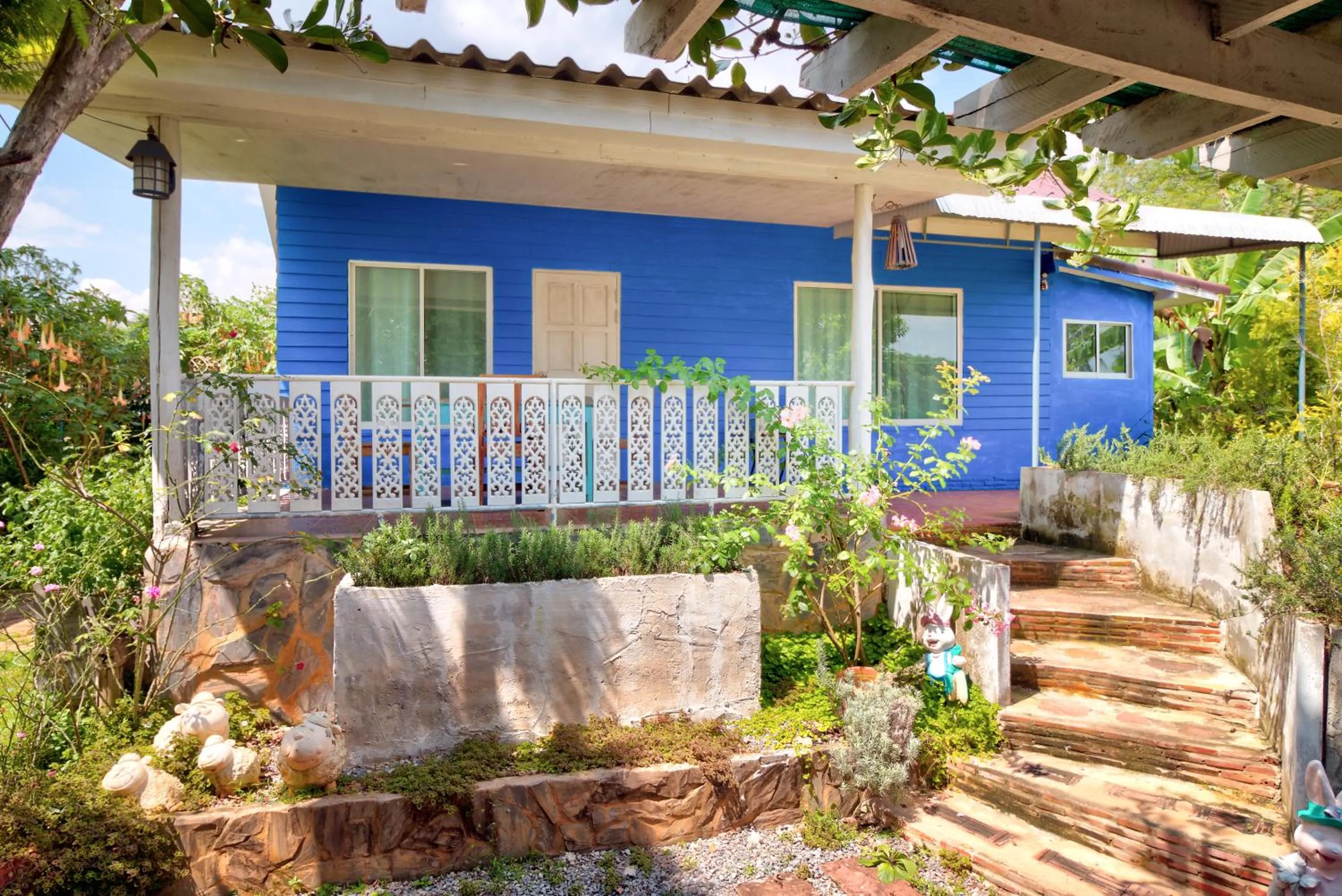 Facade/entrance in Rosemary House