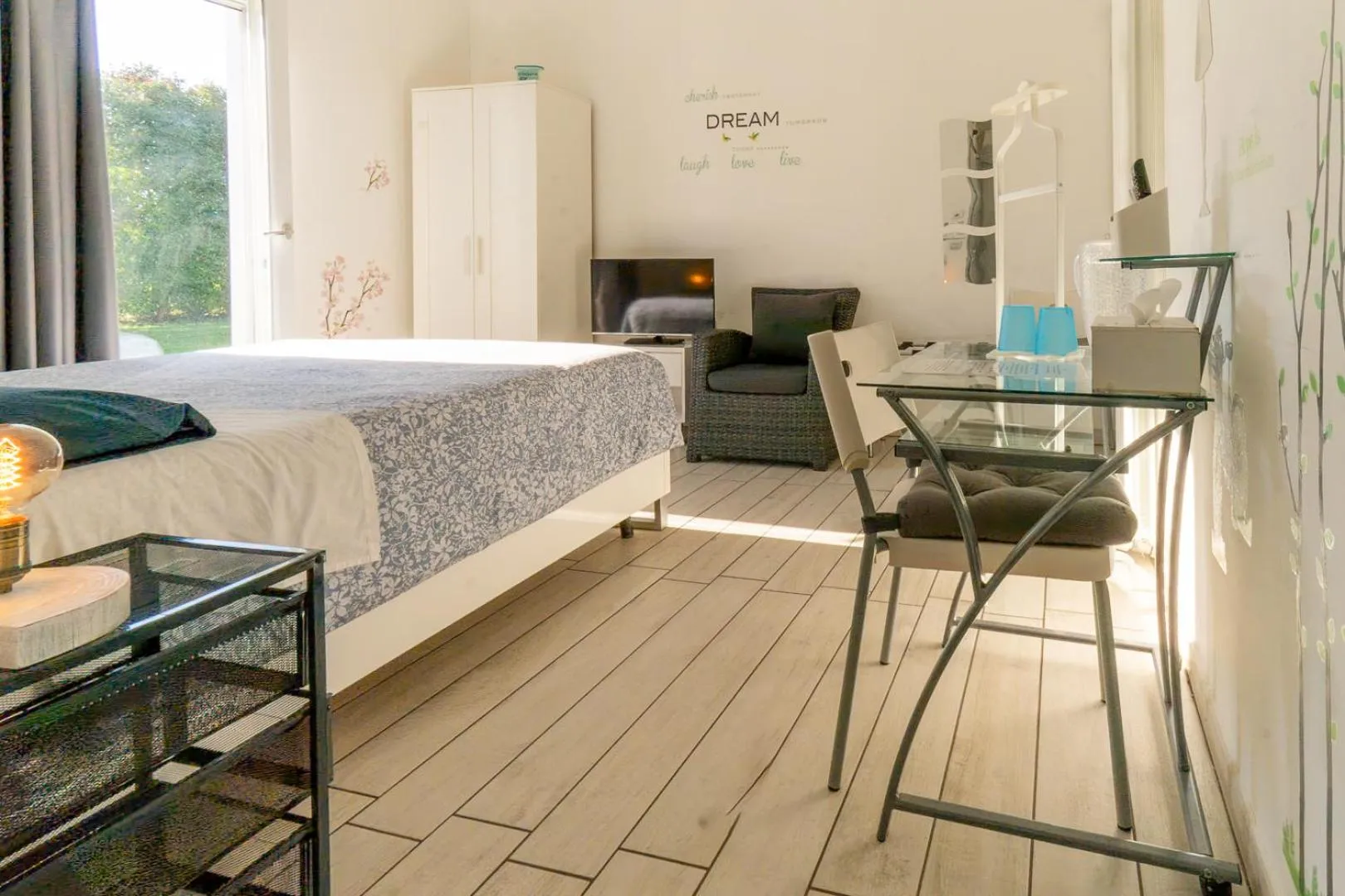 Photo of the whole room, Bed in Il Giardino Di Rebecca