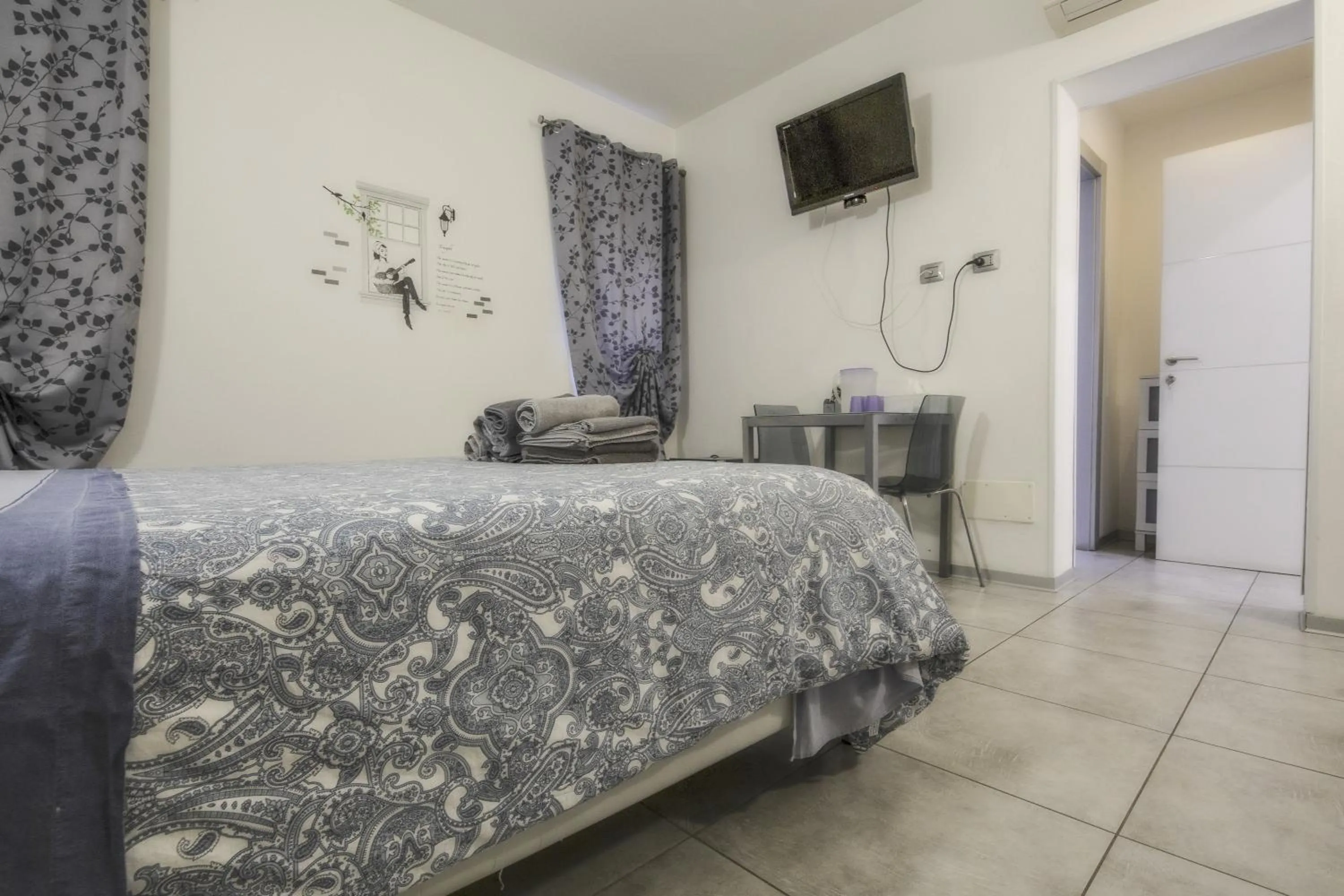 Bedroom, Bed in Il Giardino Di Rebecca