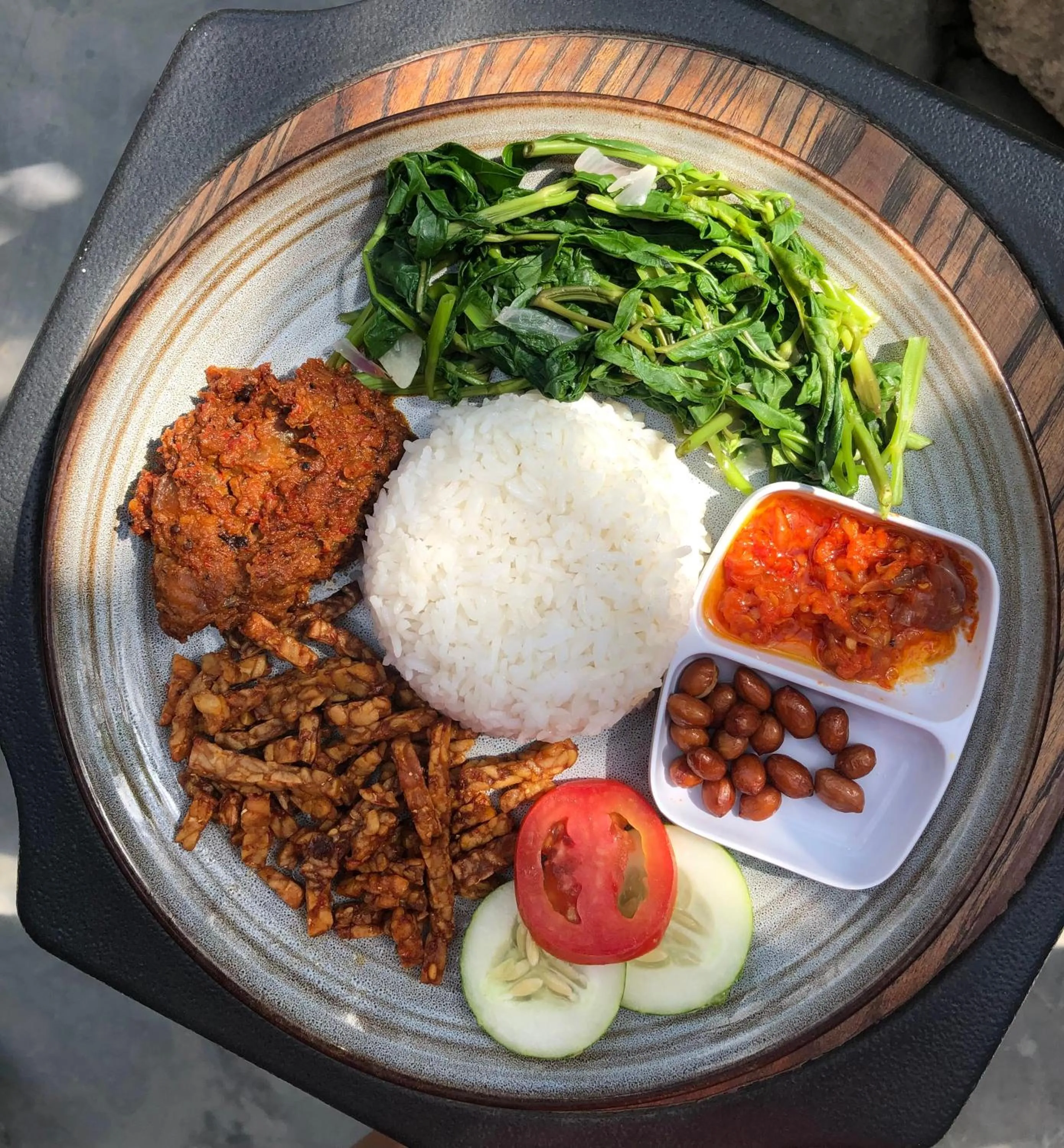 Food in Wae Molas Hotel