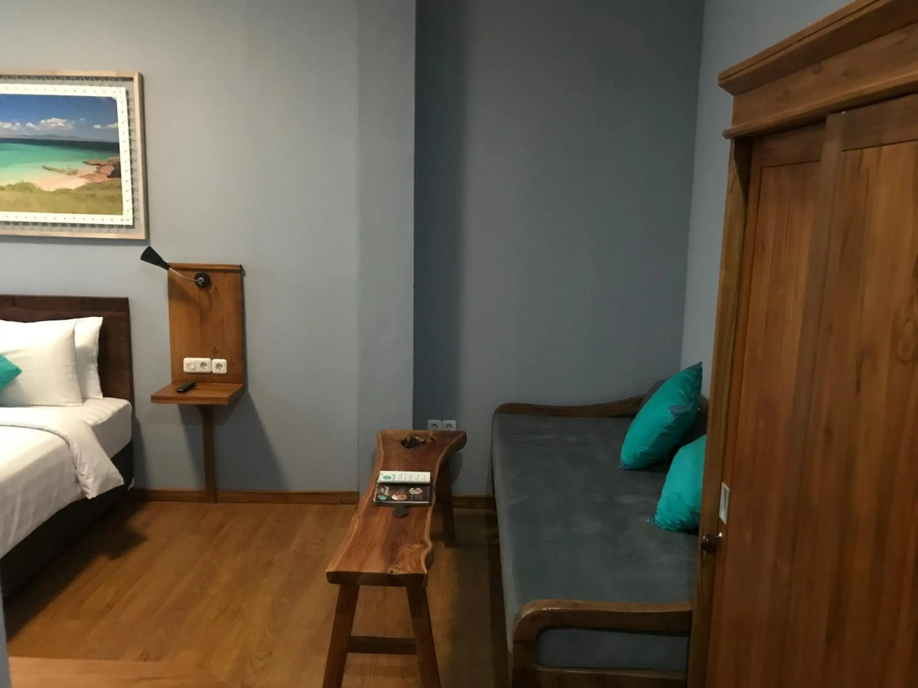 Comfort Triple Room in Wae Molas Hotel Comfort Triple Room in Wae Molas Hotel