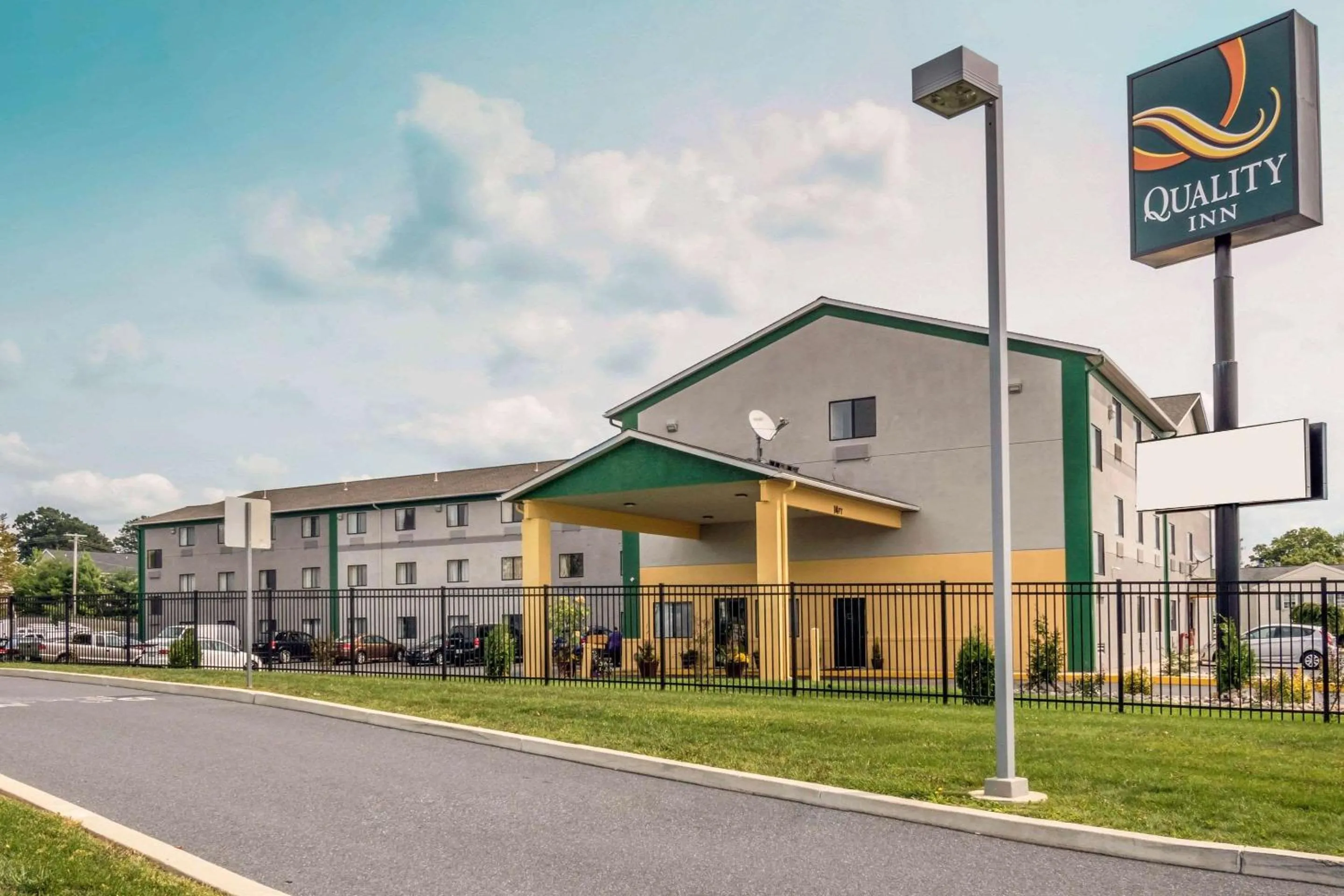 Property building in Motel 6 Lancaster