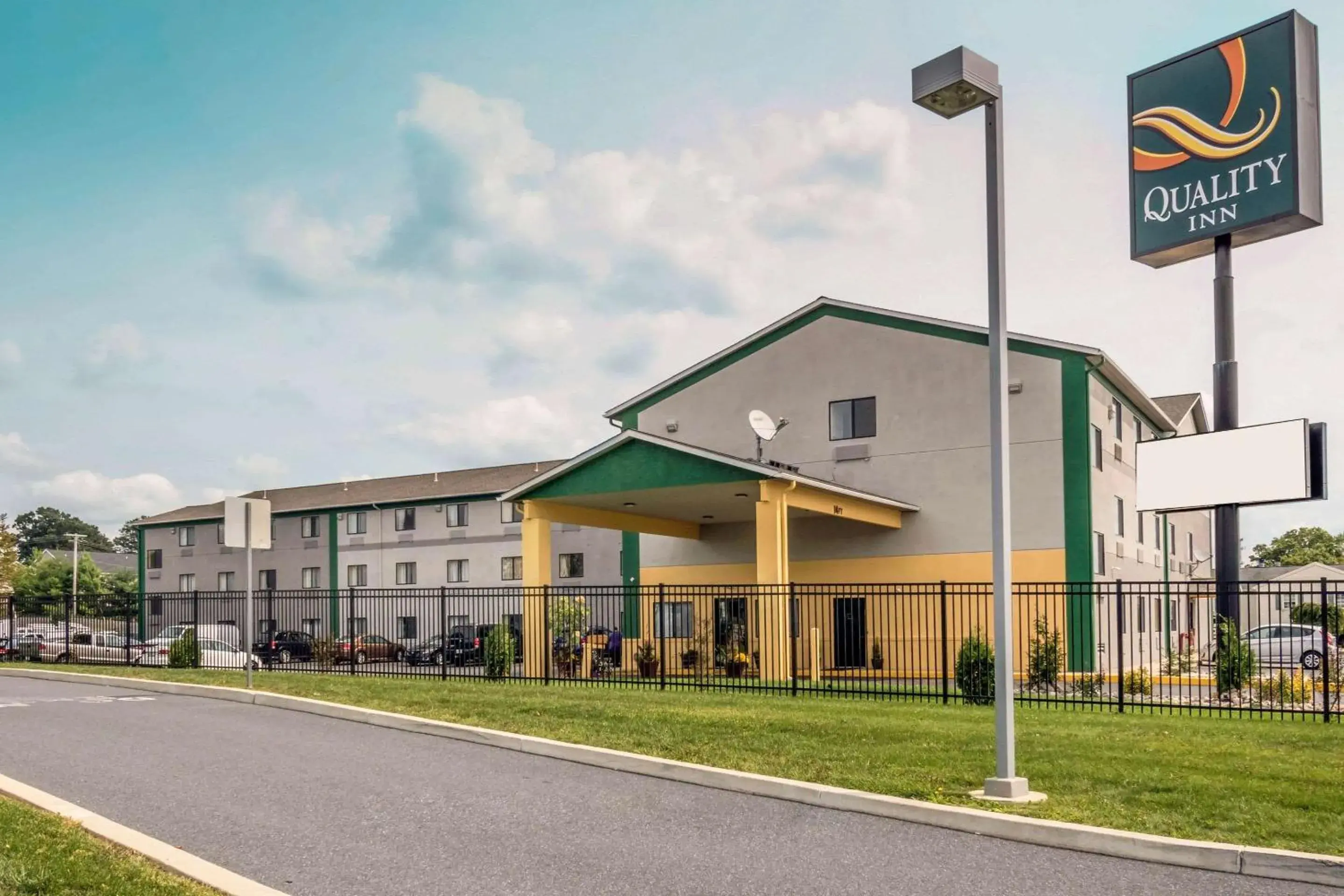 Property building in Motel 6 Lancaster Property building in Motel 6 Lancaster