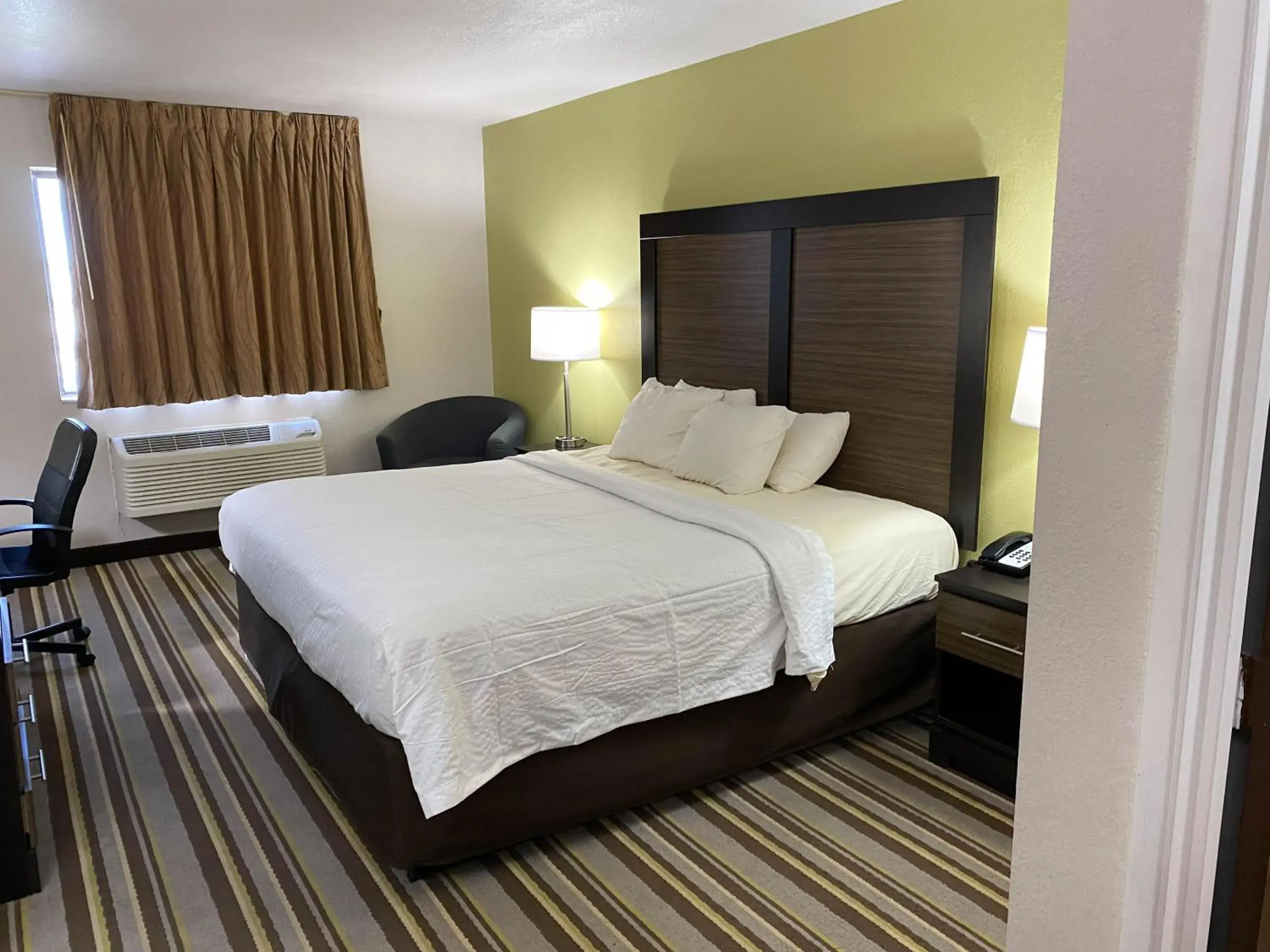 King Room - Disability Access - Non-Smoking in Motel 6 Lancaster King Room - Disability Access - Non-Smoking in Motel 6 Lancaster