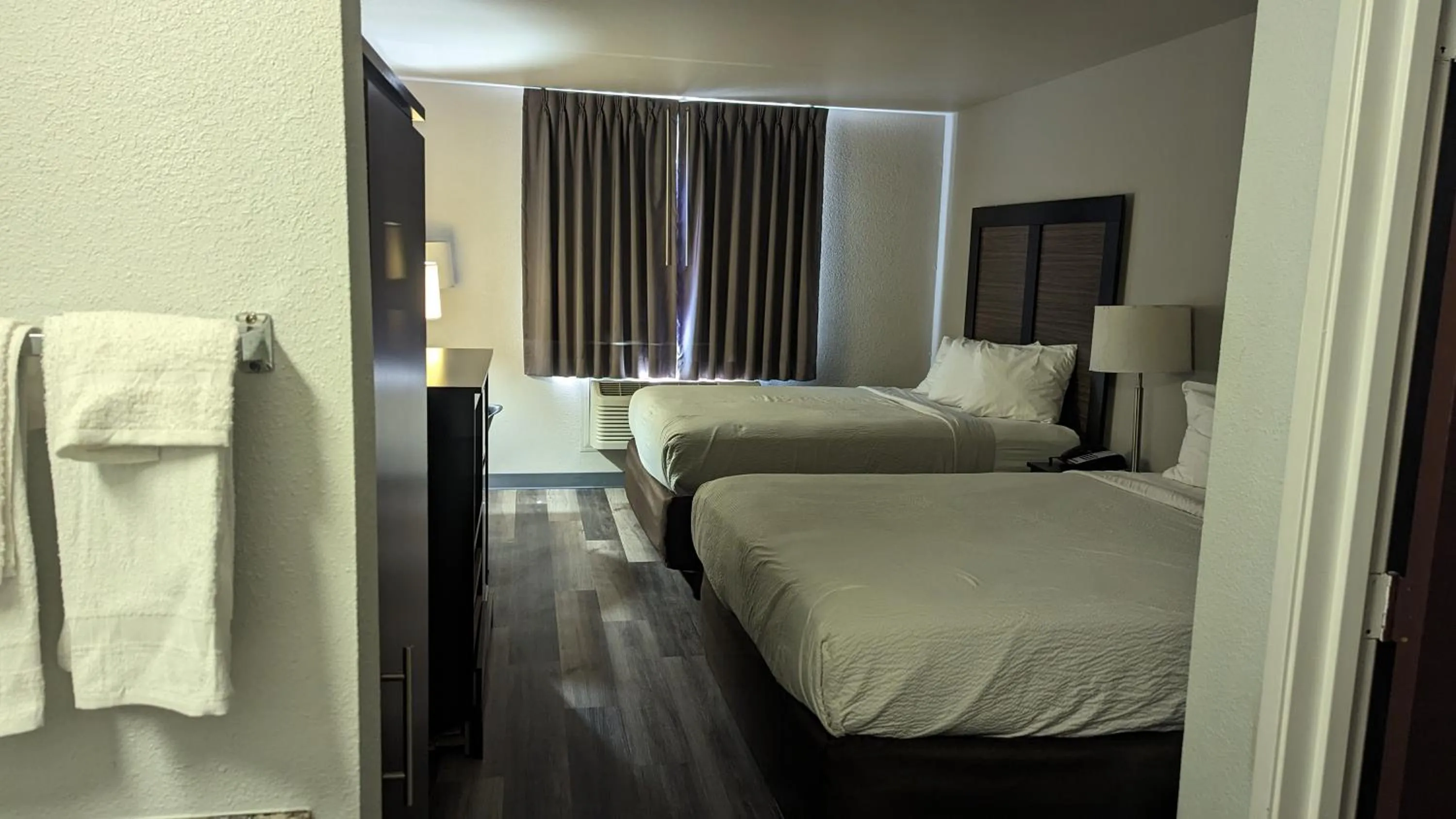 Bedroom, Bed in Motel 6 Lancaster