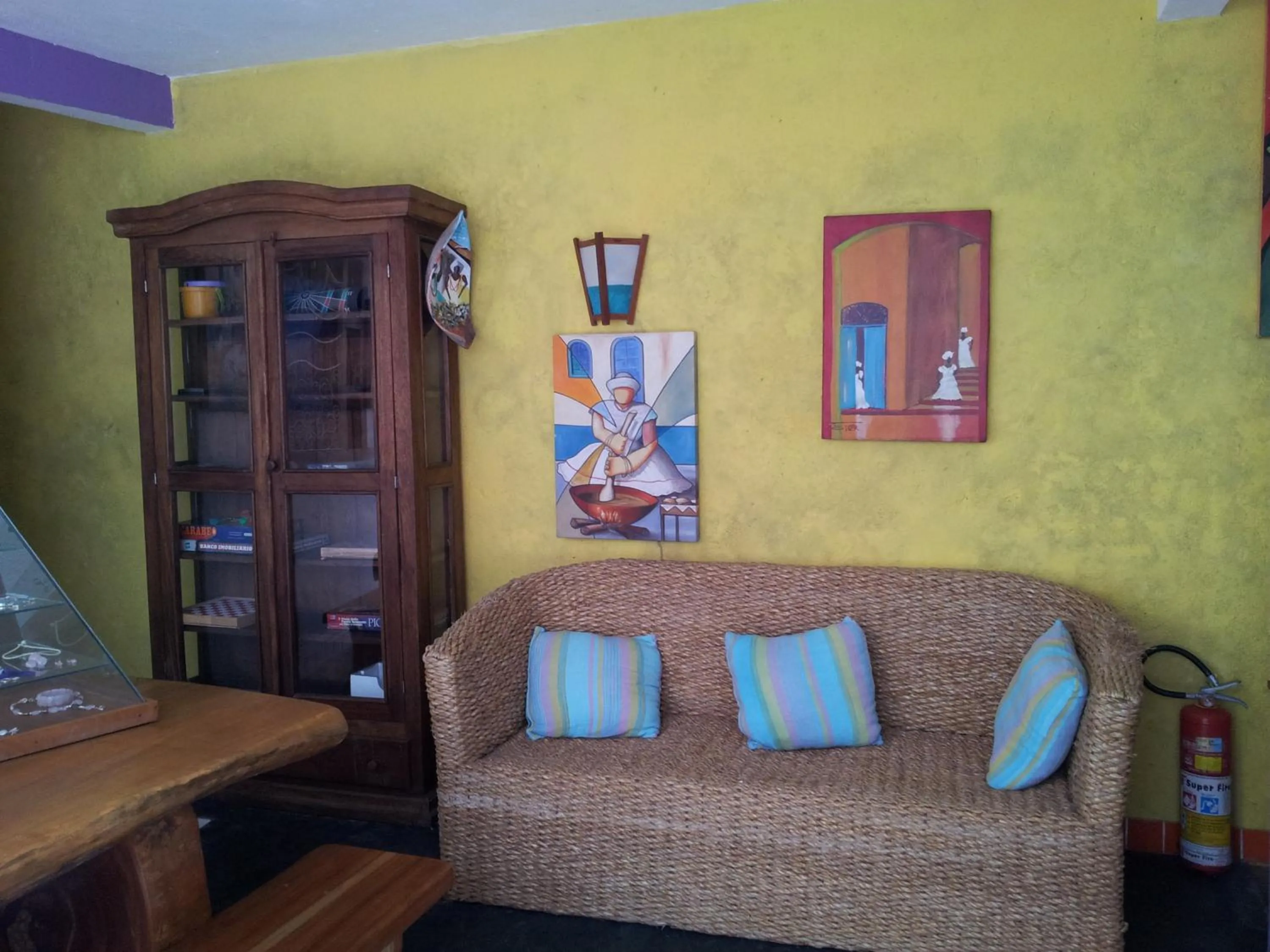 Communal lounge/ TV room in Art Hotel Aos Sinos Dos Anjos