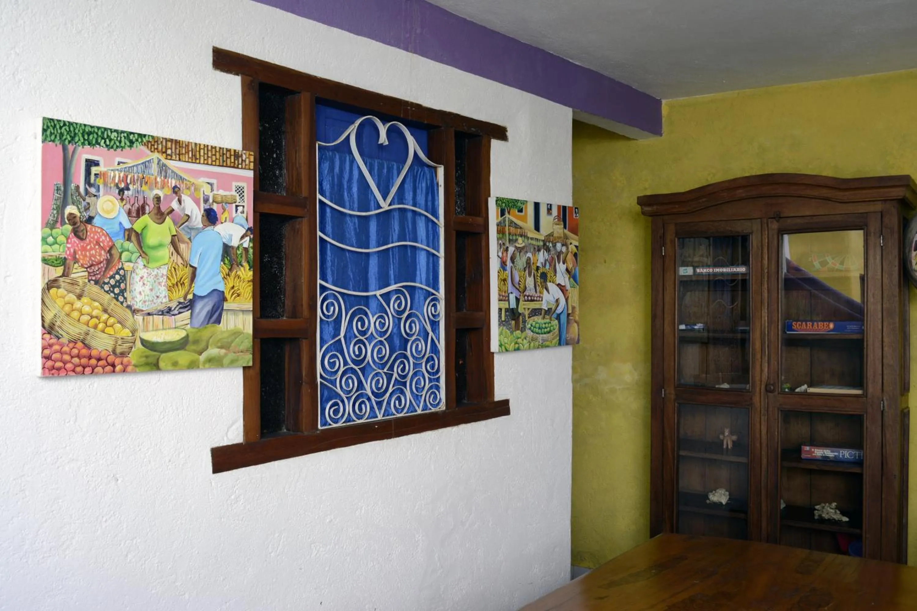 Communal lounge/ TV room in Art Hotel Aos Sinos Dos Anjos