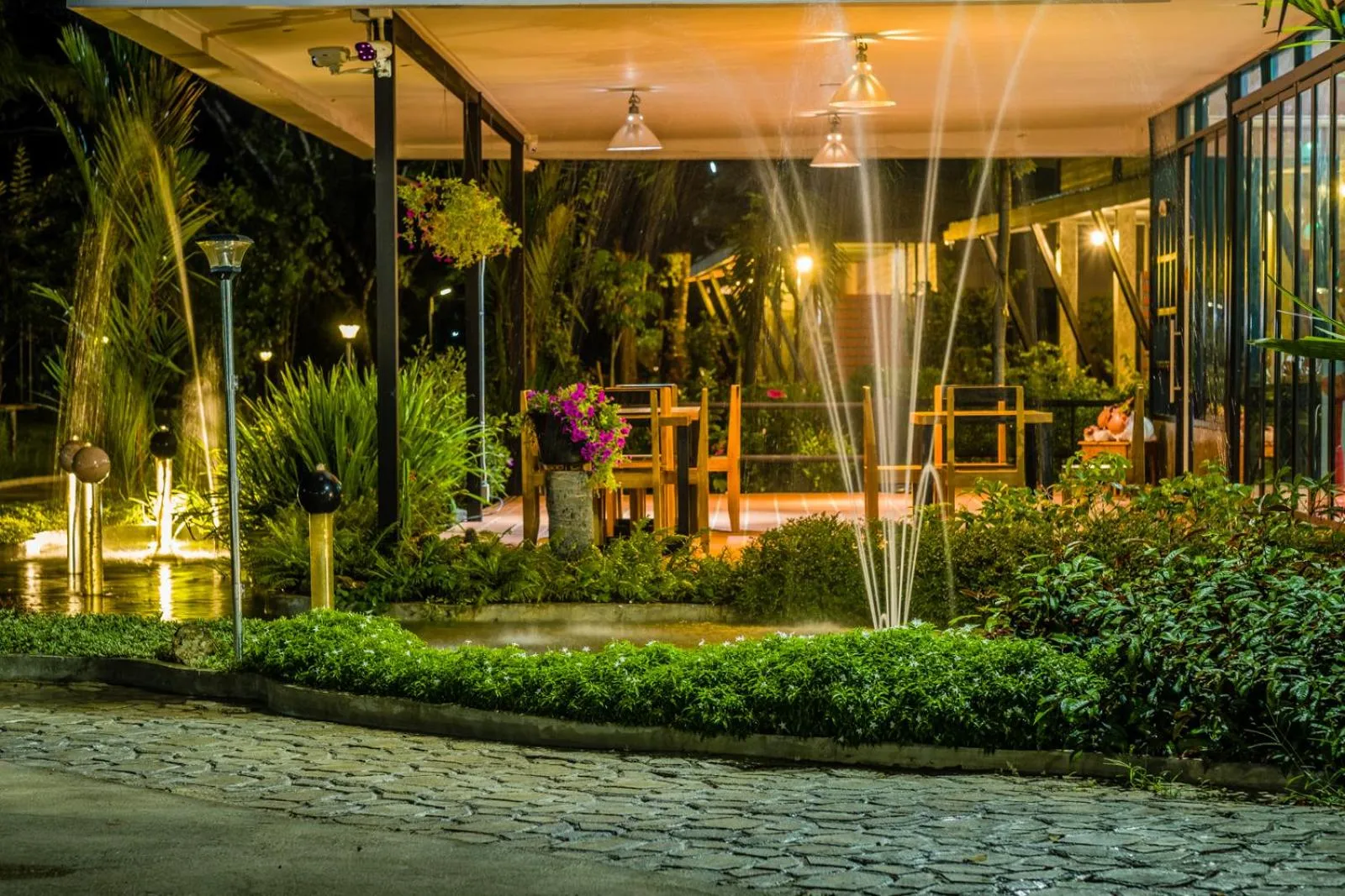 Restaurant/places to eat in DD Garden Home