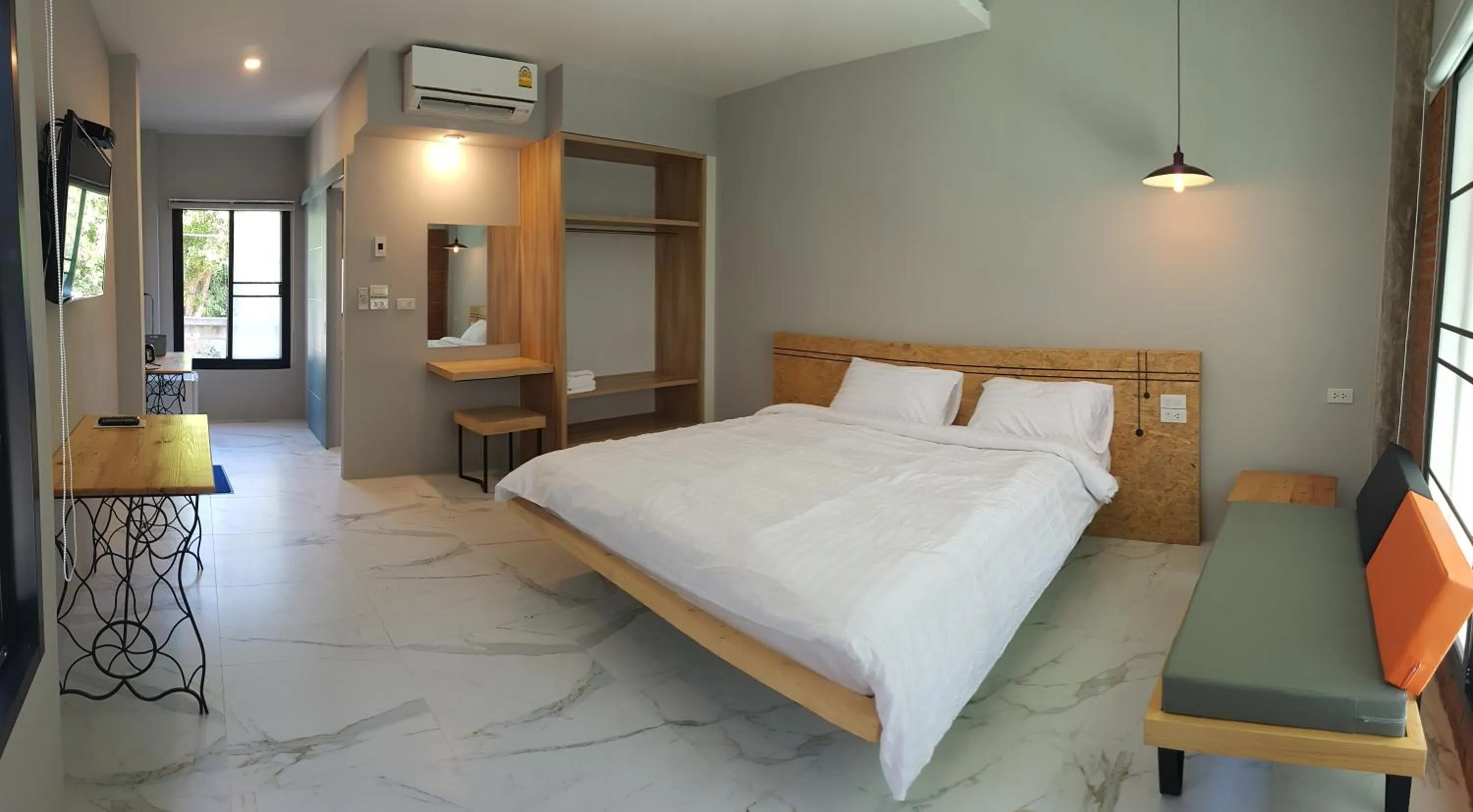 Bed in DD Garden Home