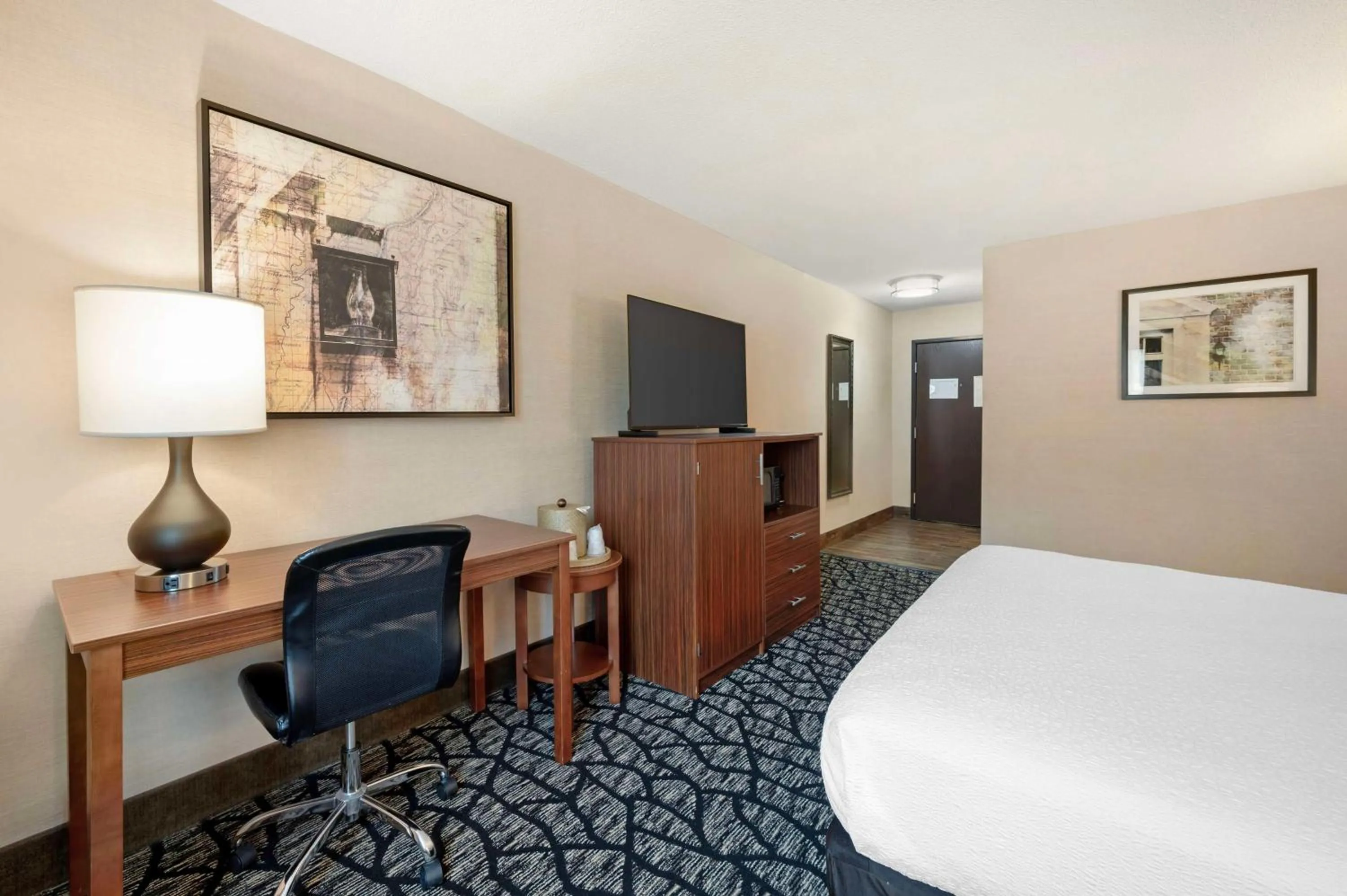 Bedroom, Bed in Best Western Westminster Hotel