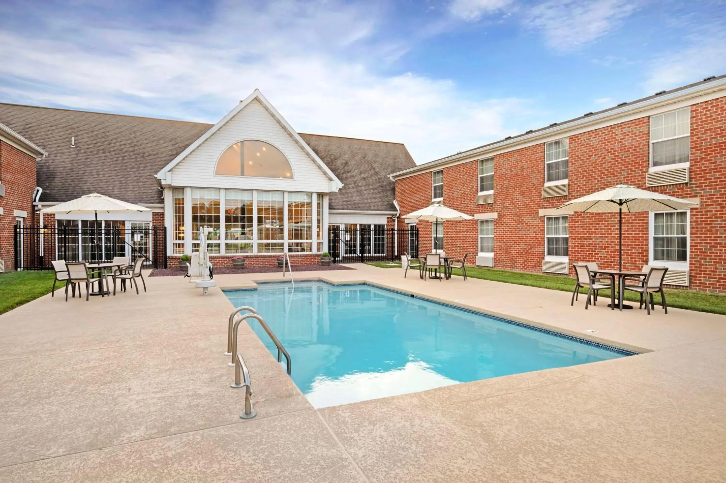 Pool view in Best Western Westminster Hotel Pool view in Best Western Westminster Hotel