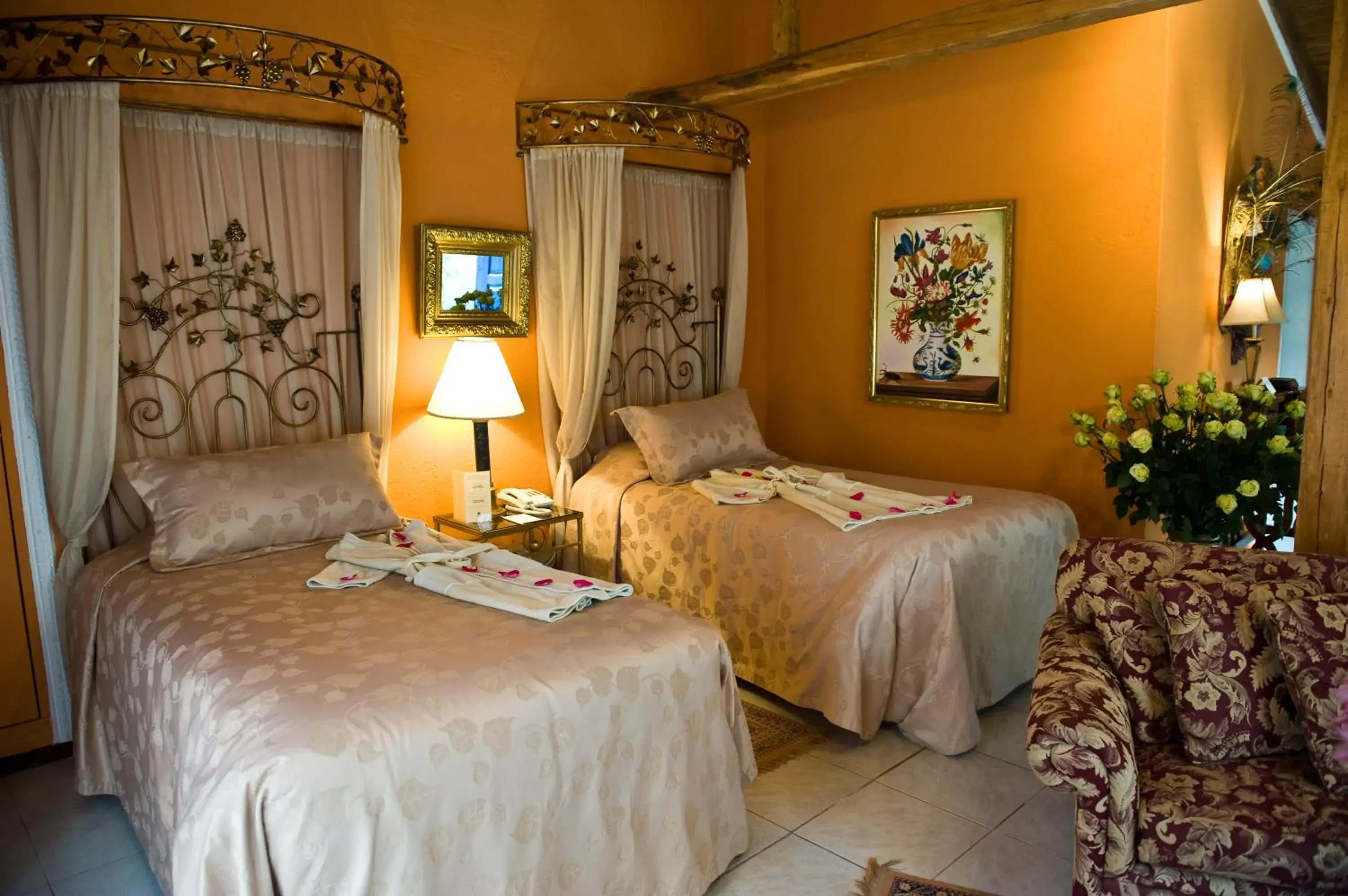 Standard Twin Room in La Mirage Garden Hotel & Spa Standard Twin Room in La Mirage Garden Hotel & Spa