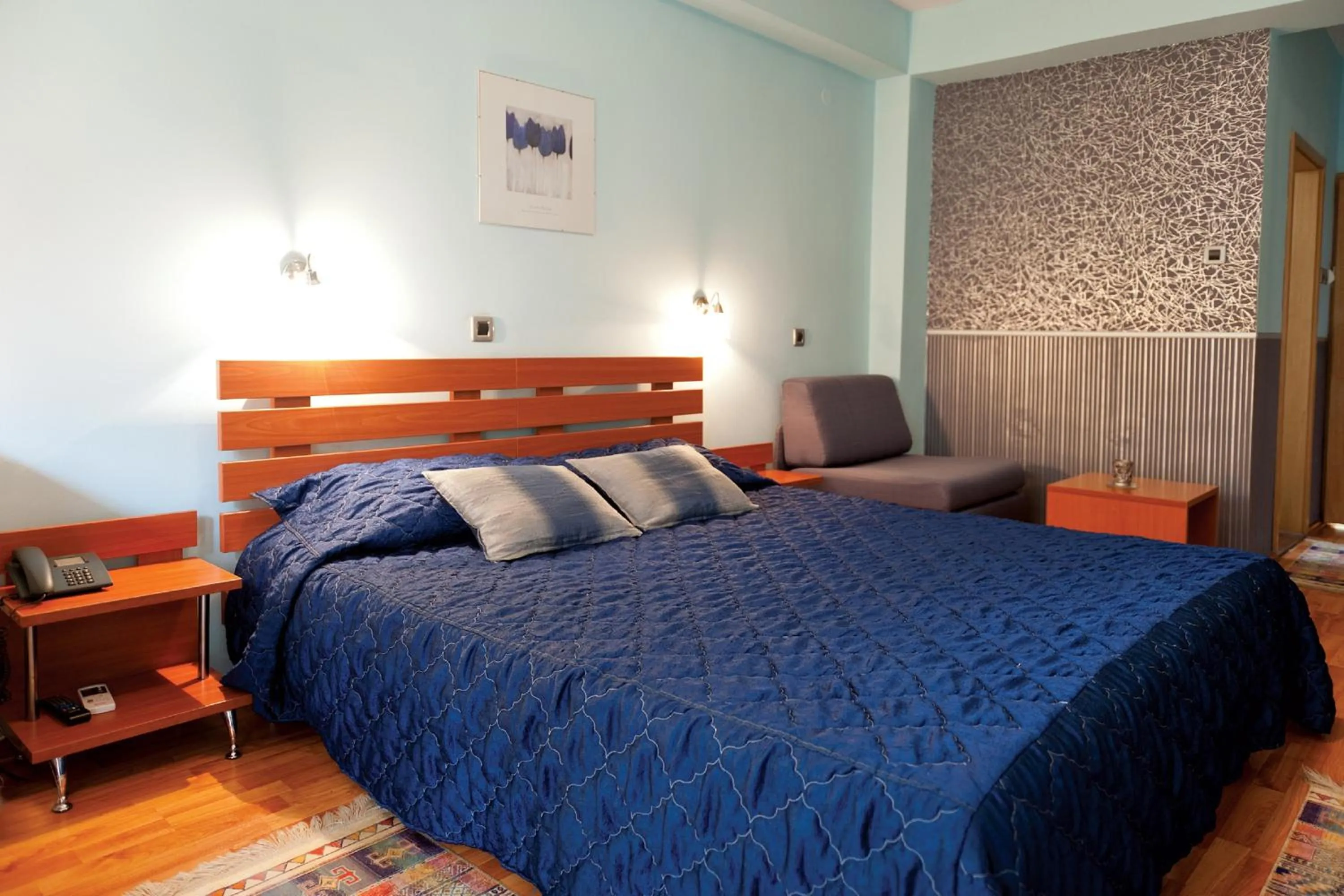 Bed in Leonardo Hotel