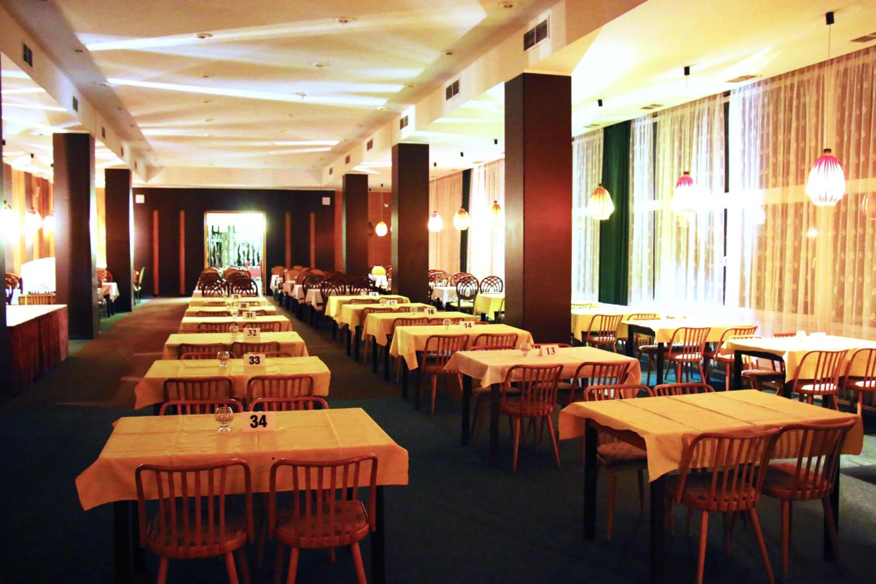 Restaurant/places to eat in Hotel Medlov Depandance