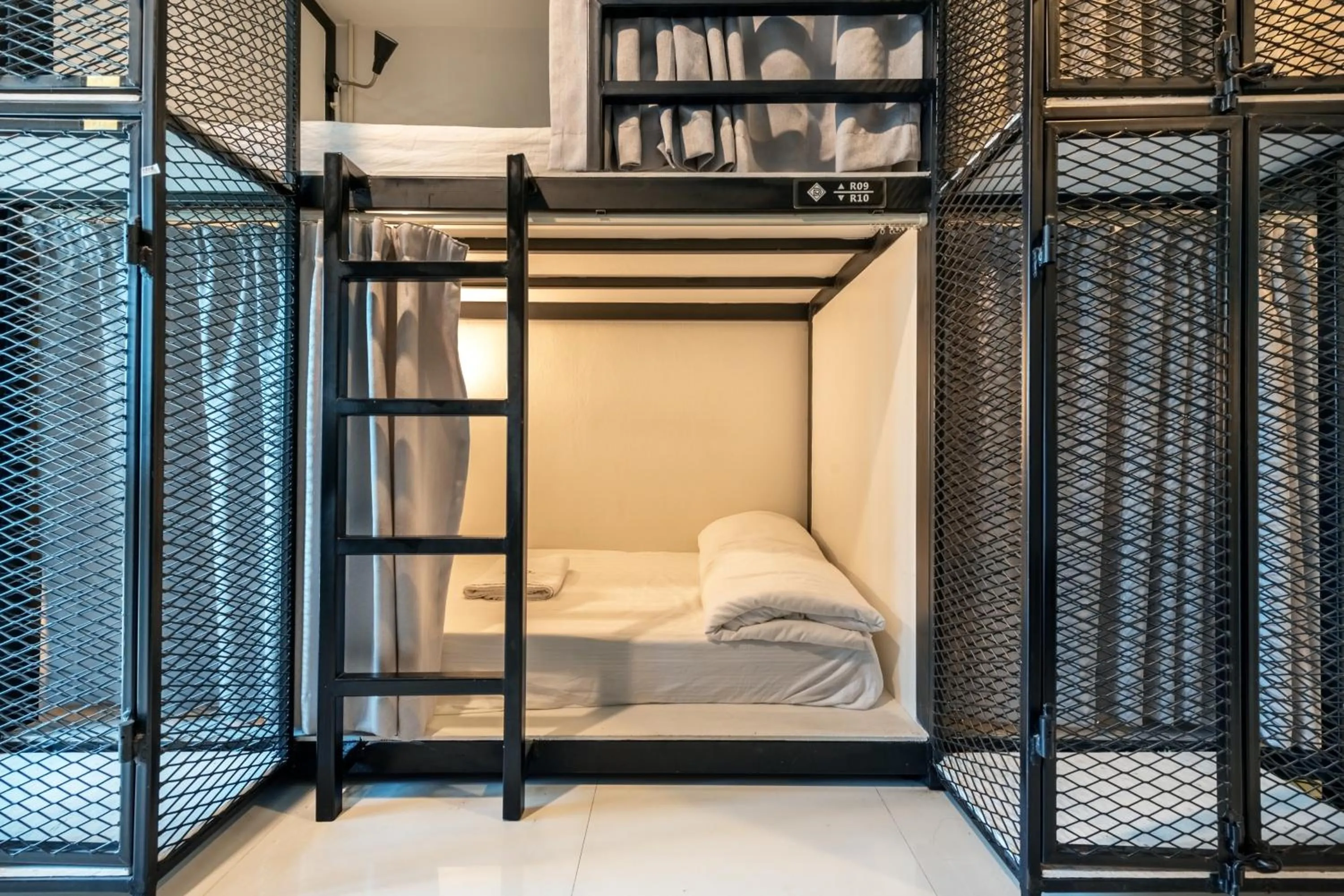 Bed in Sloth Hostel Don Mueang