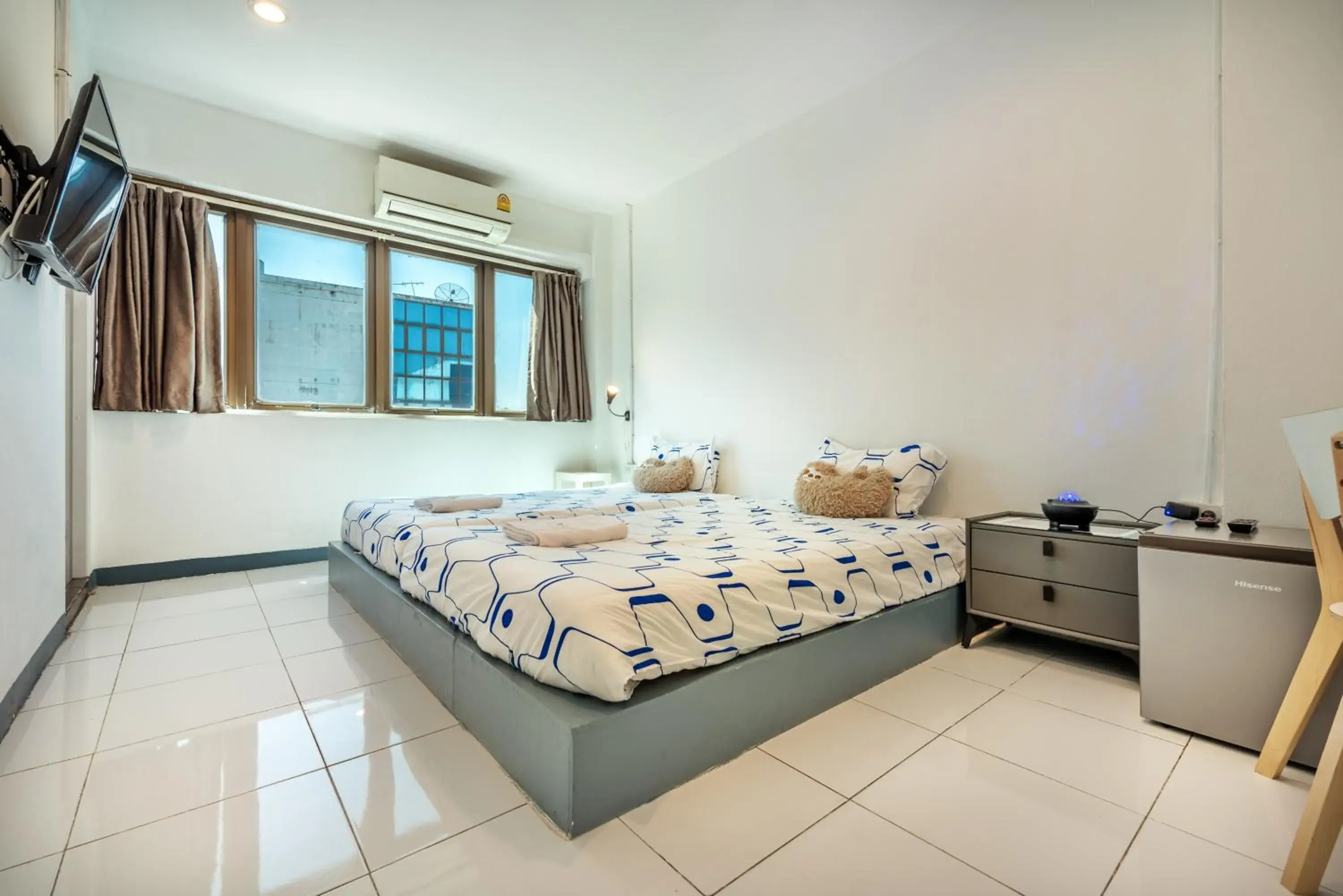 TV and multimedia, Bed in Sloth Hostel Don Mueang TV and multimedia, Bed in Sloth Hostel Don Mueang